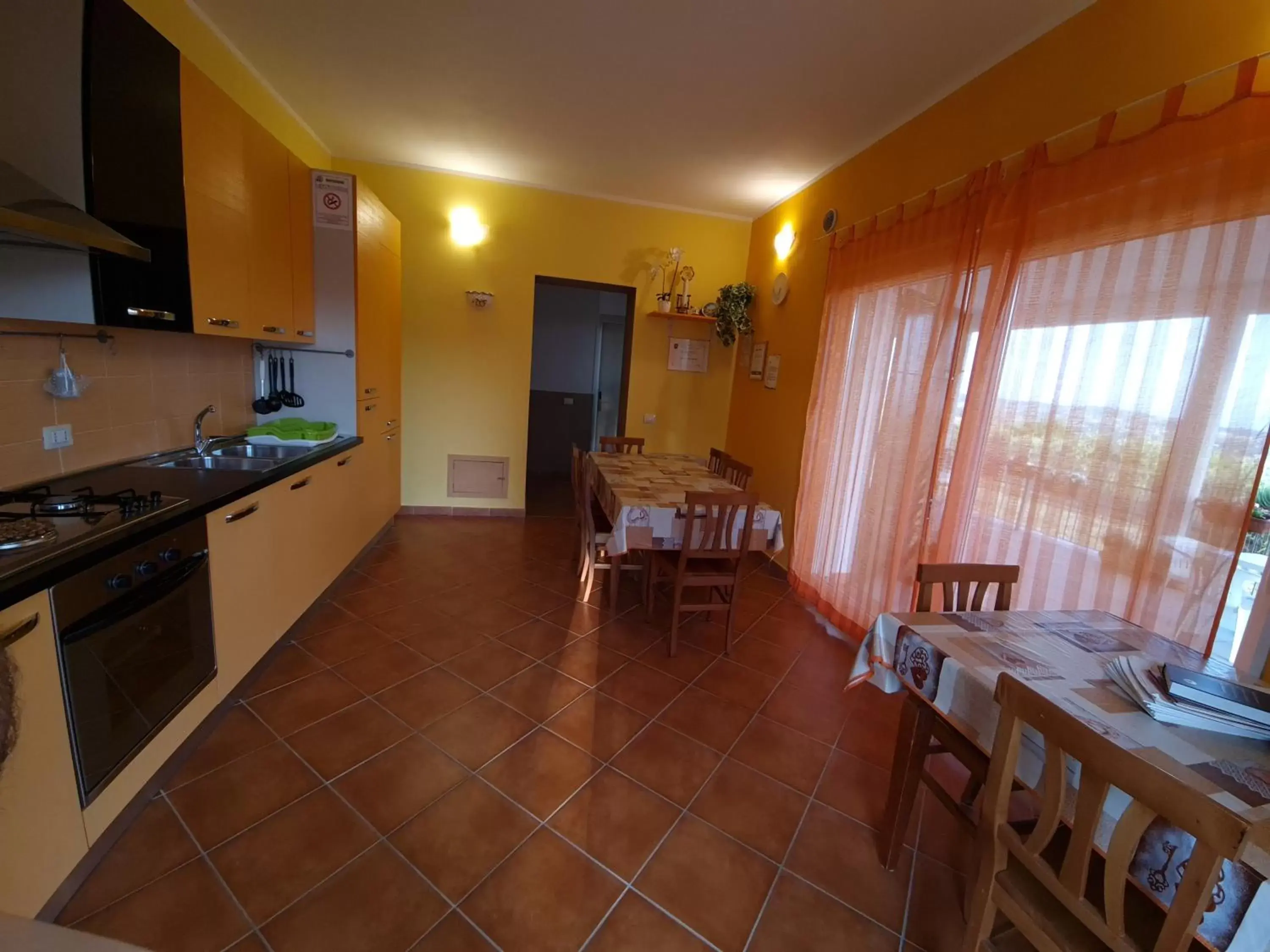 Kitchen/Kitchenette in B&B La Petrosa