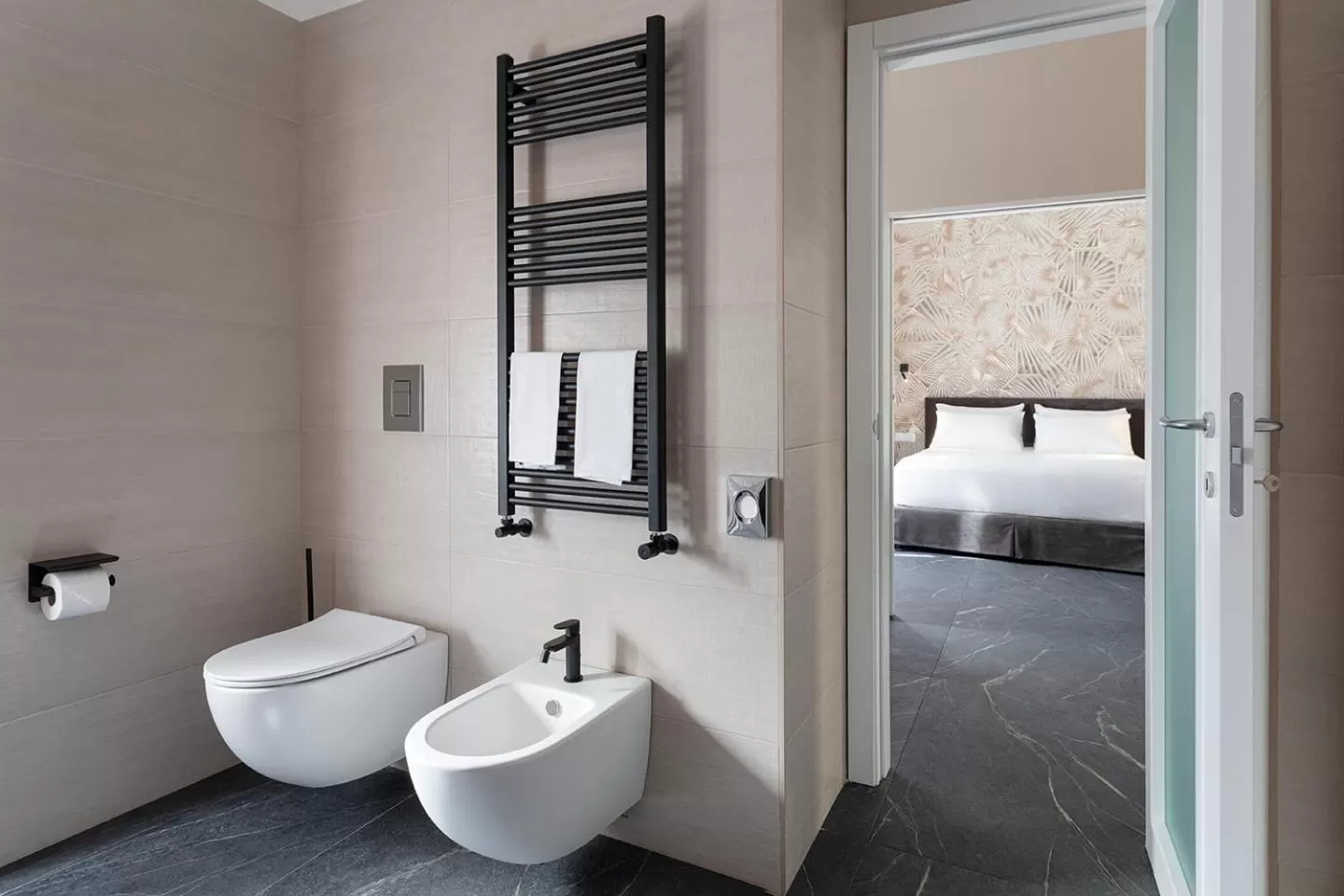 Bathroom, Bed in Hotel Poerio 25 Boutique Stay