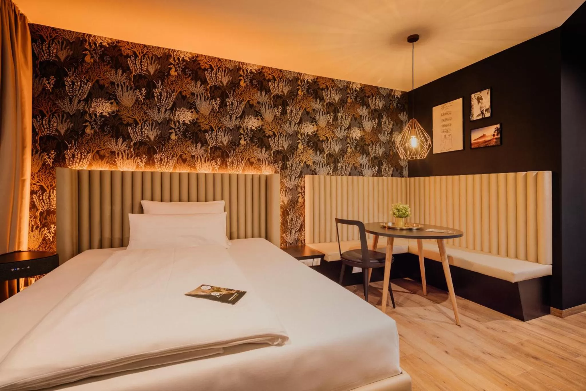 Photo of the whole room, Bed in Rioca Stuttgart Posto 4