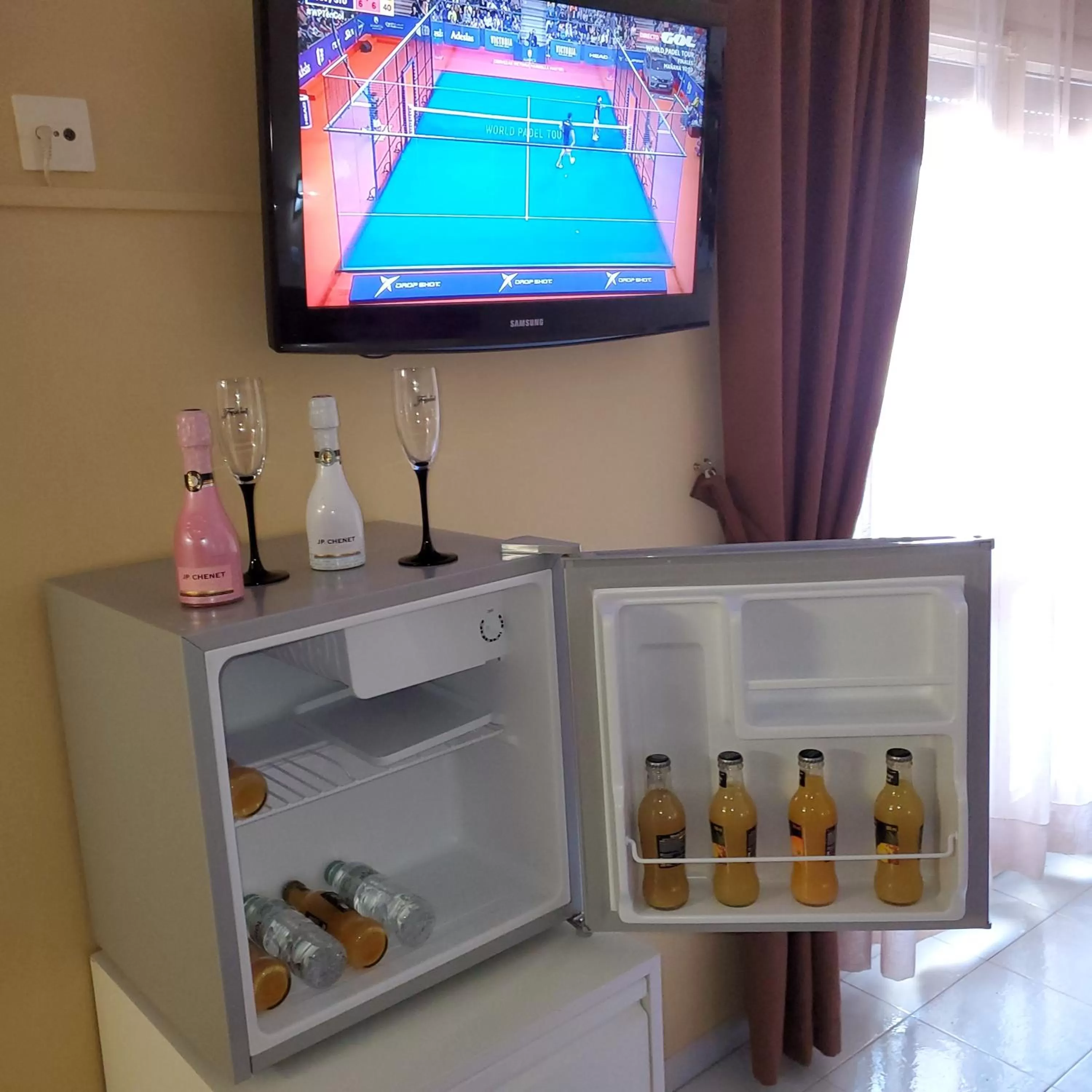 TV and multimedia in Ampuria Inn