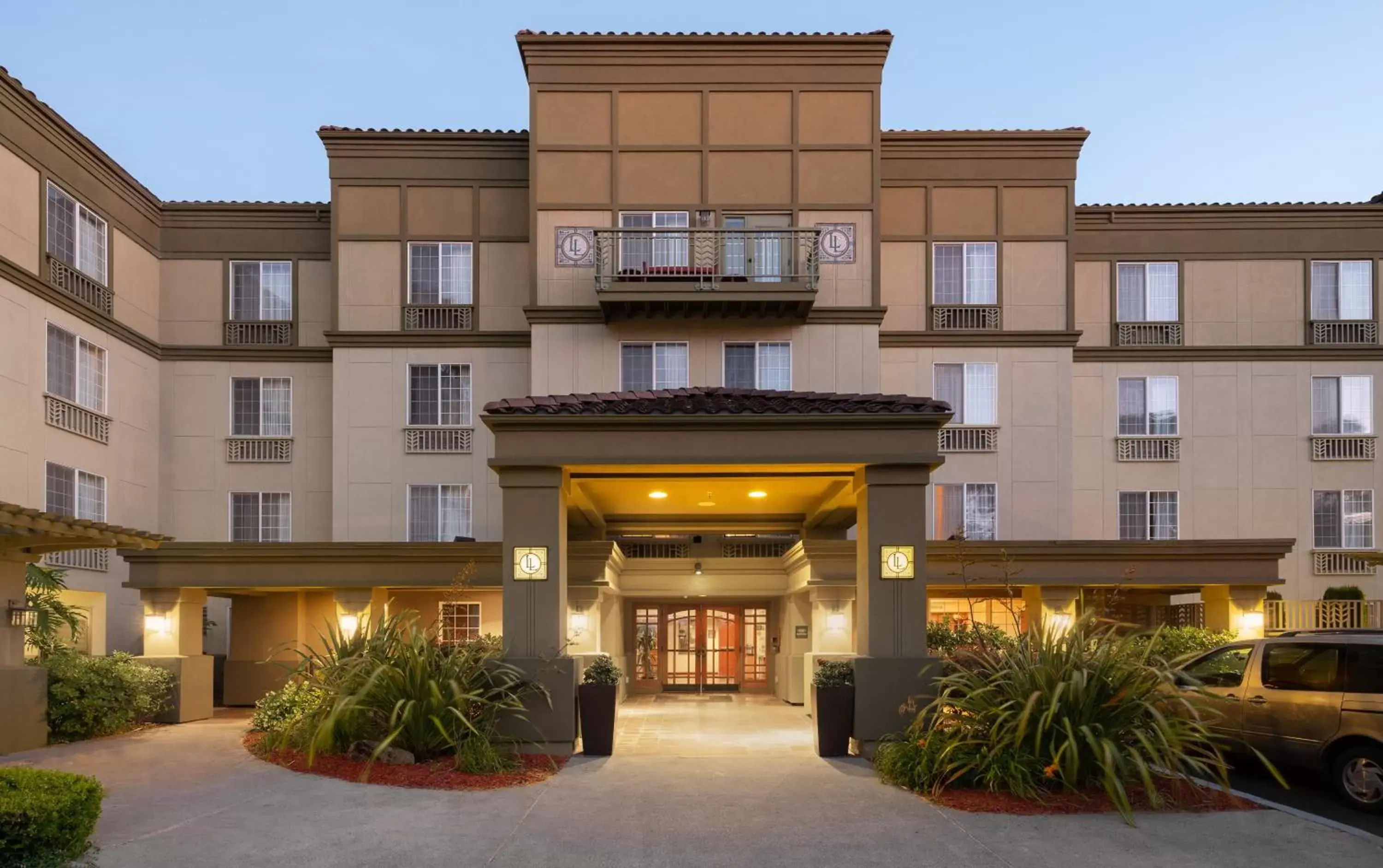 Facade/entrance, Property Building in Larkspur Landing Sunnyvale-An All-Suite Hotel