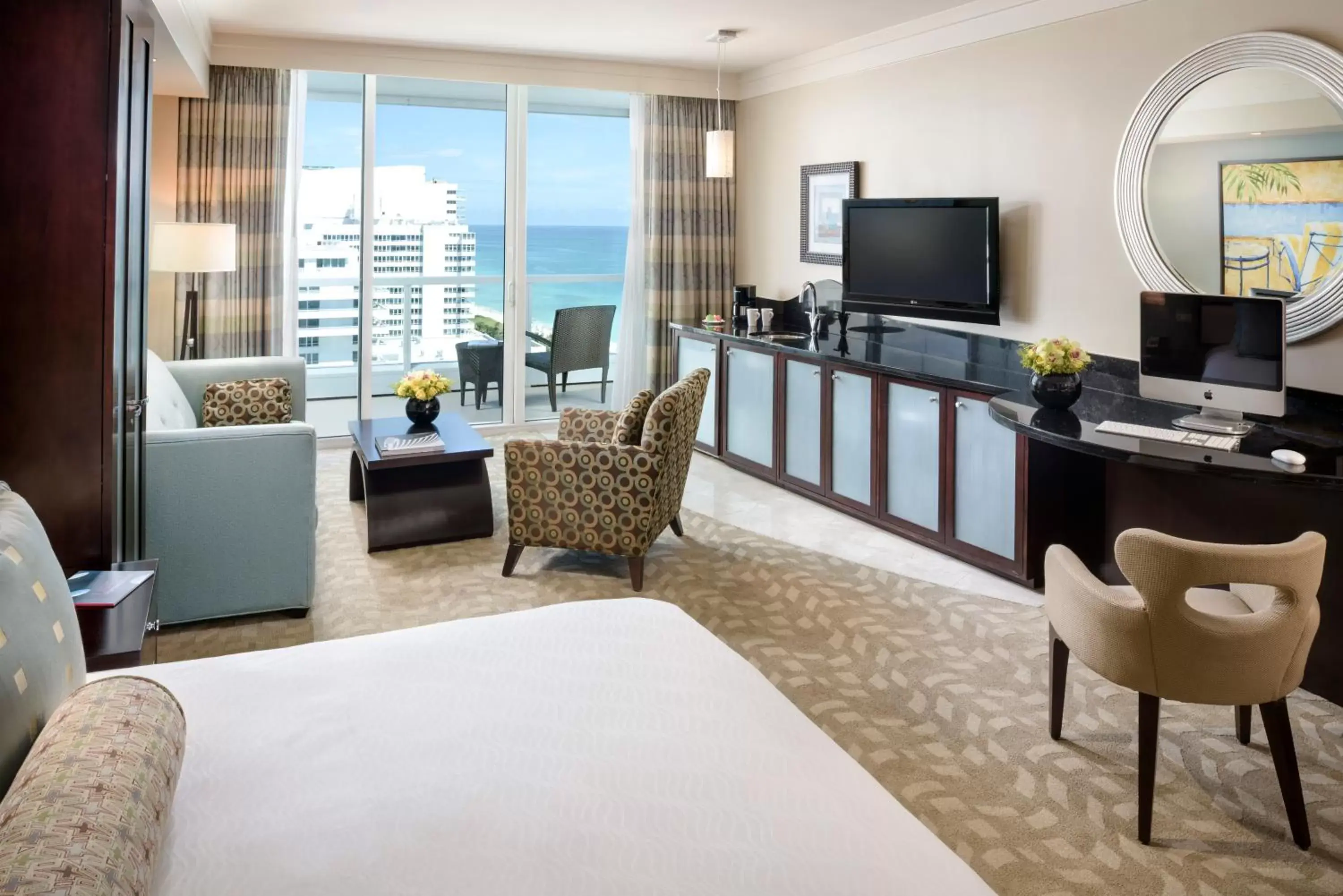 Photo of the whole room, TV/Entertainment Center in Fontainebleau Miami Beach