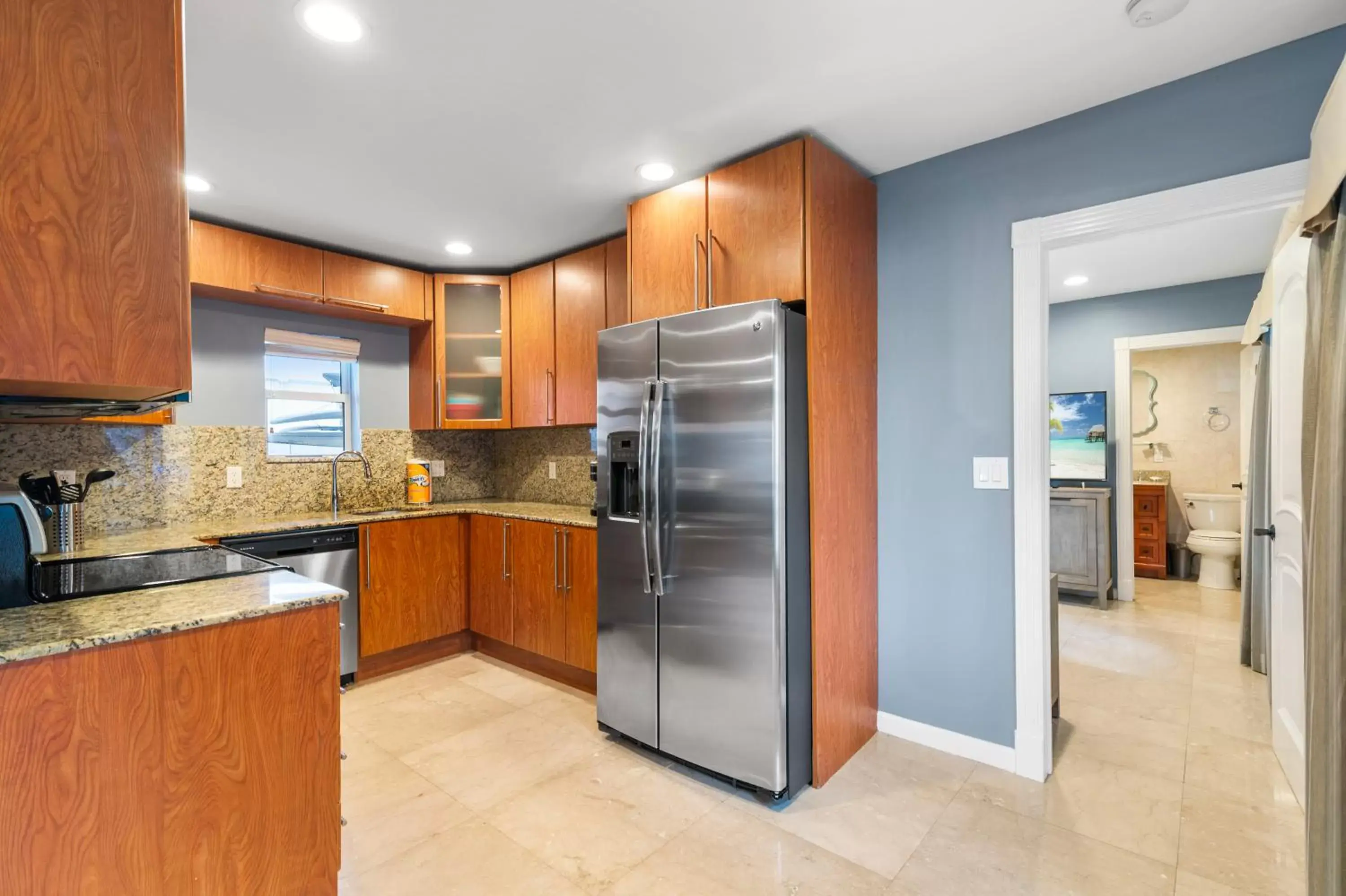 Kitchen or kitchenette, Kitchen/Kitchenette in Isle of Venice Residence and Marina