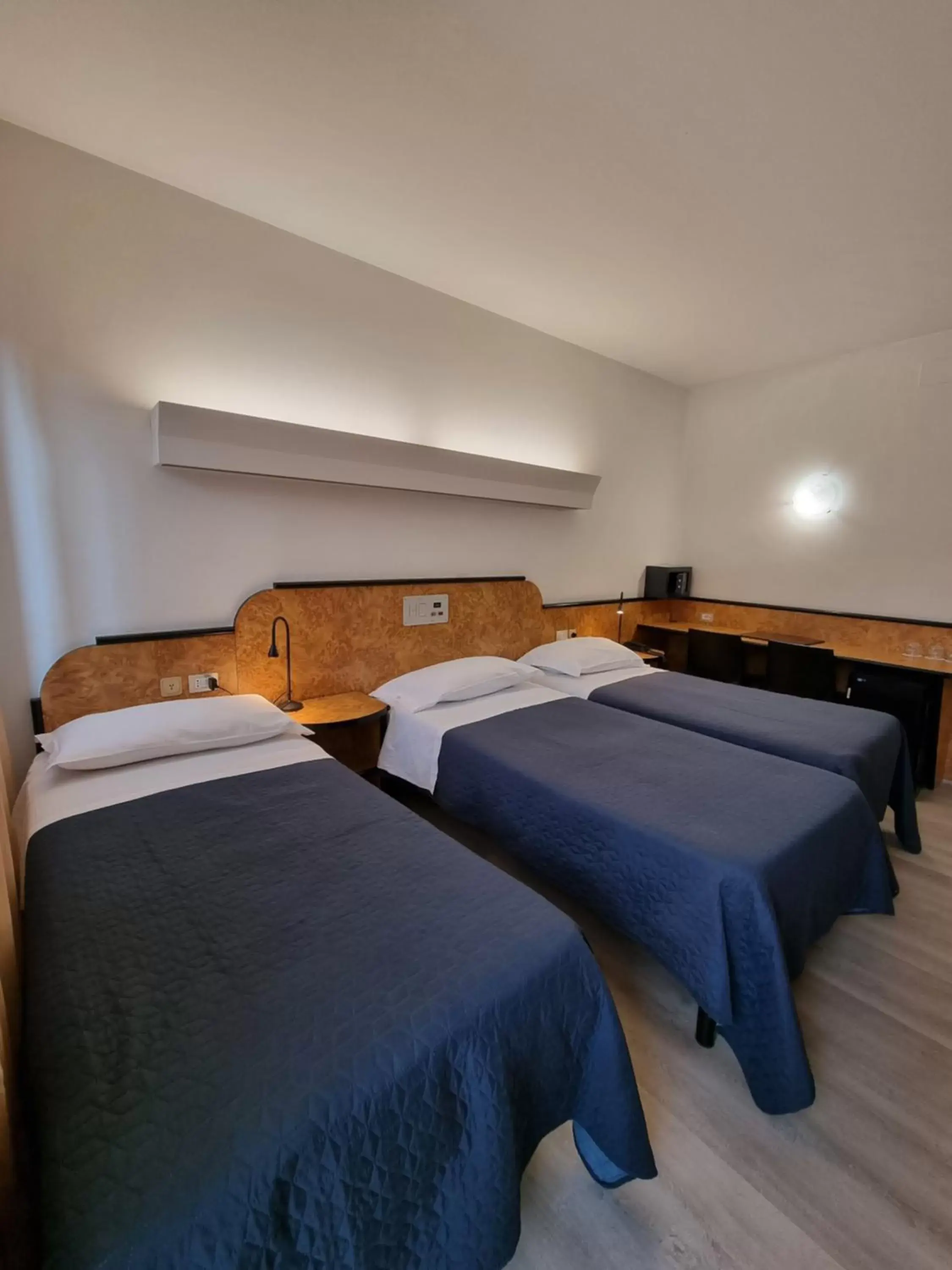Bedroom, Bed in CityHotel Cristina Vicenza