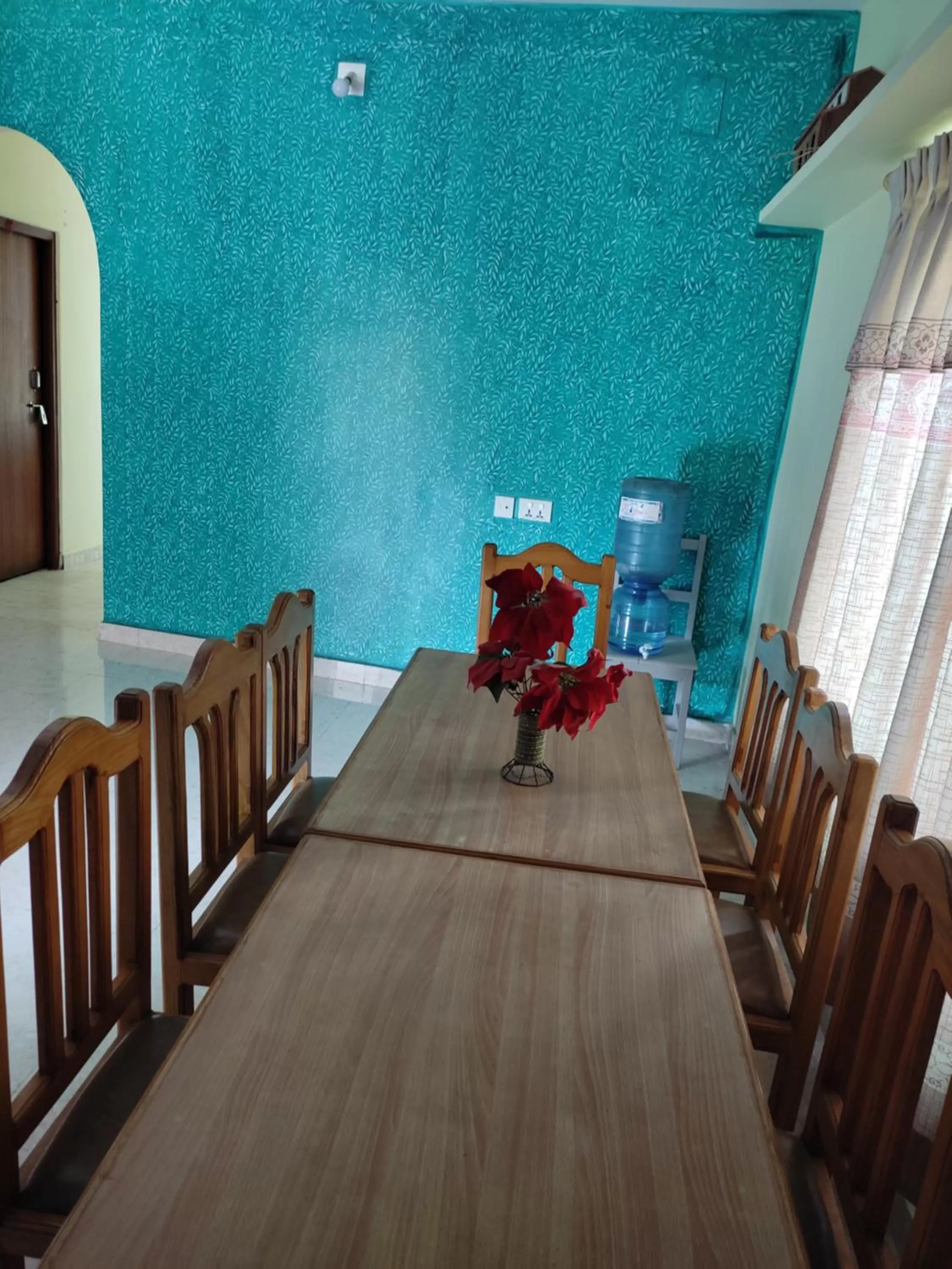 Dining Area in Hotel Green Hill View