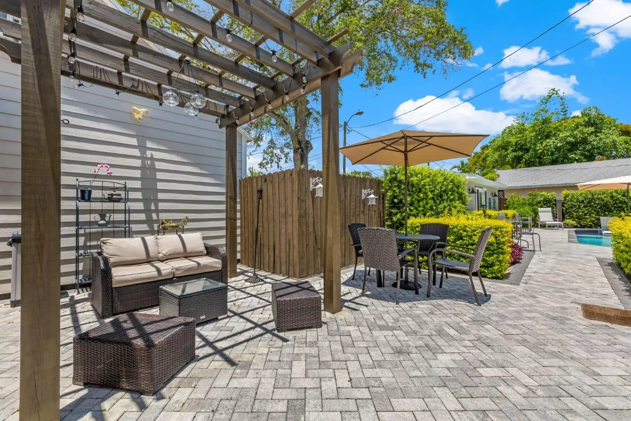 Summer, Patio/Outdoor Area in The Kenwood Gables
