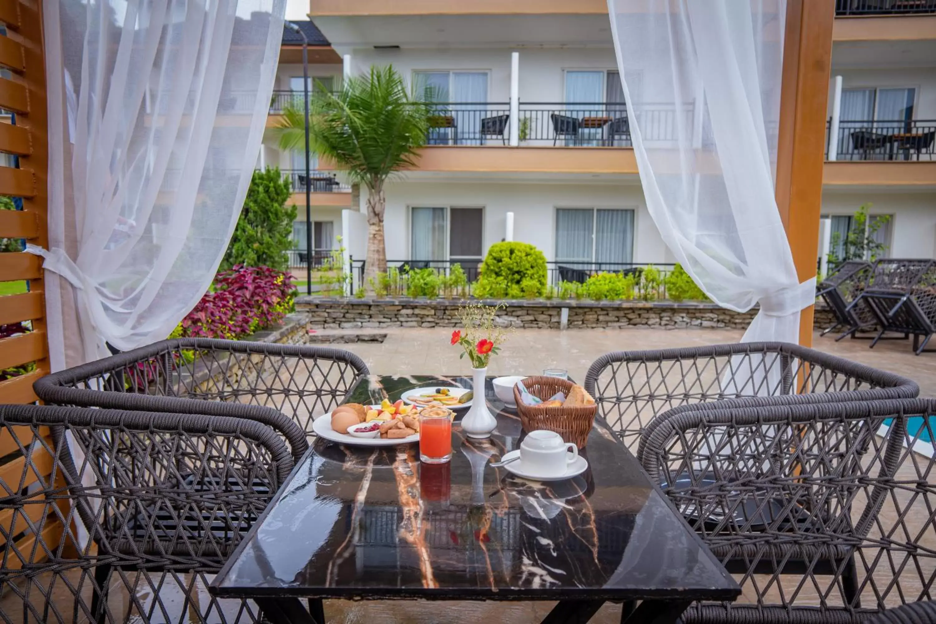 Breakfast in Majestic Lake Front Hotel & Suites Breakfast in Majestic Lake Front Hotel & Suites