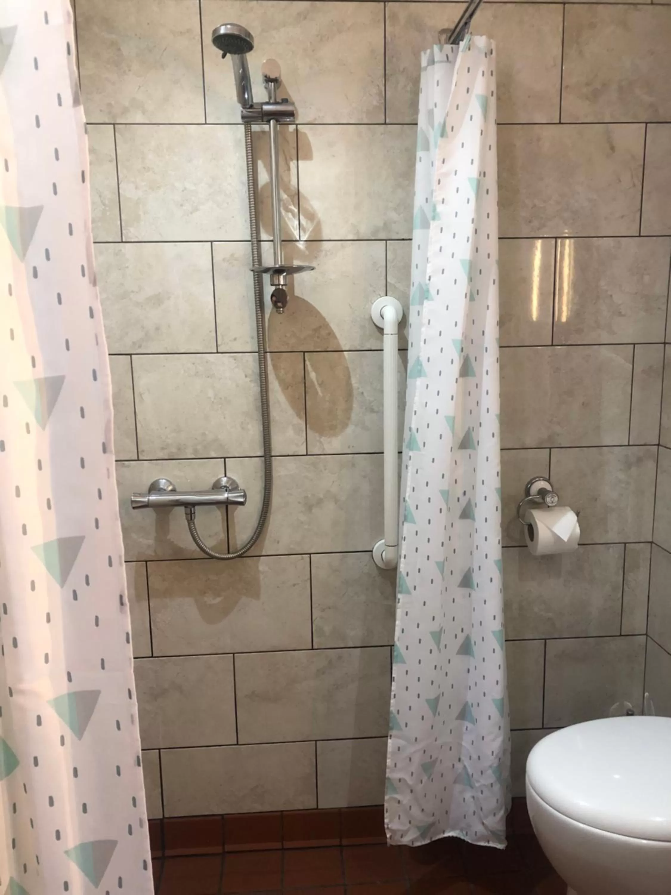 Bathroom in Queen Phillippa