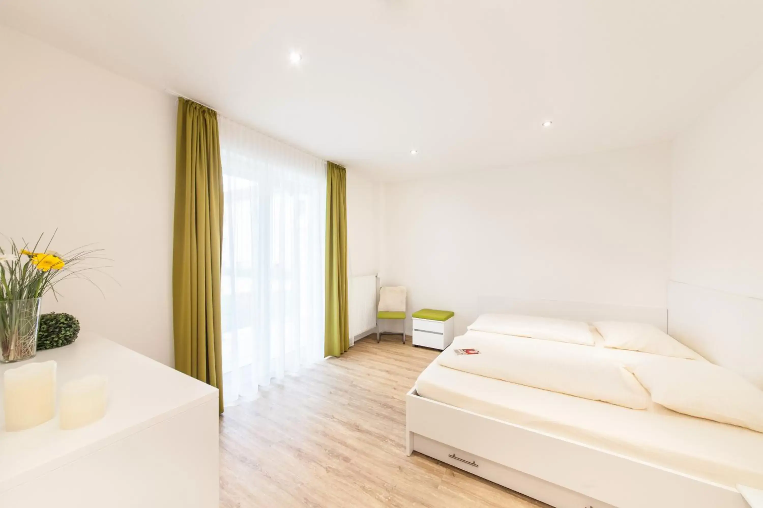 Bed, Room Photo in acora Fürth Living the City