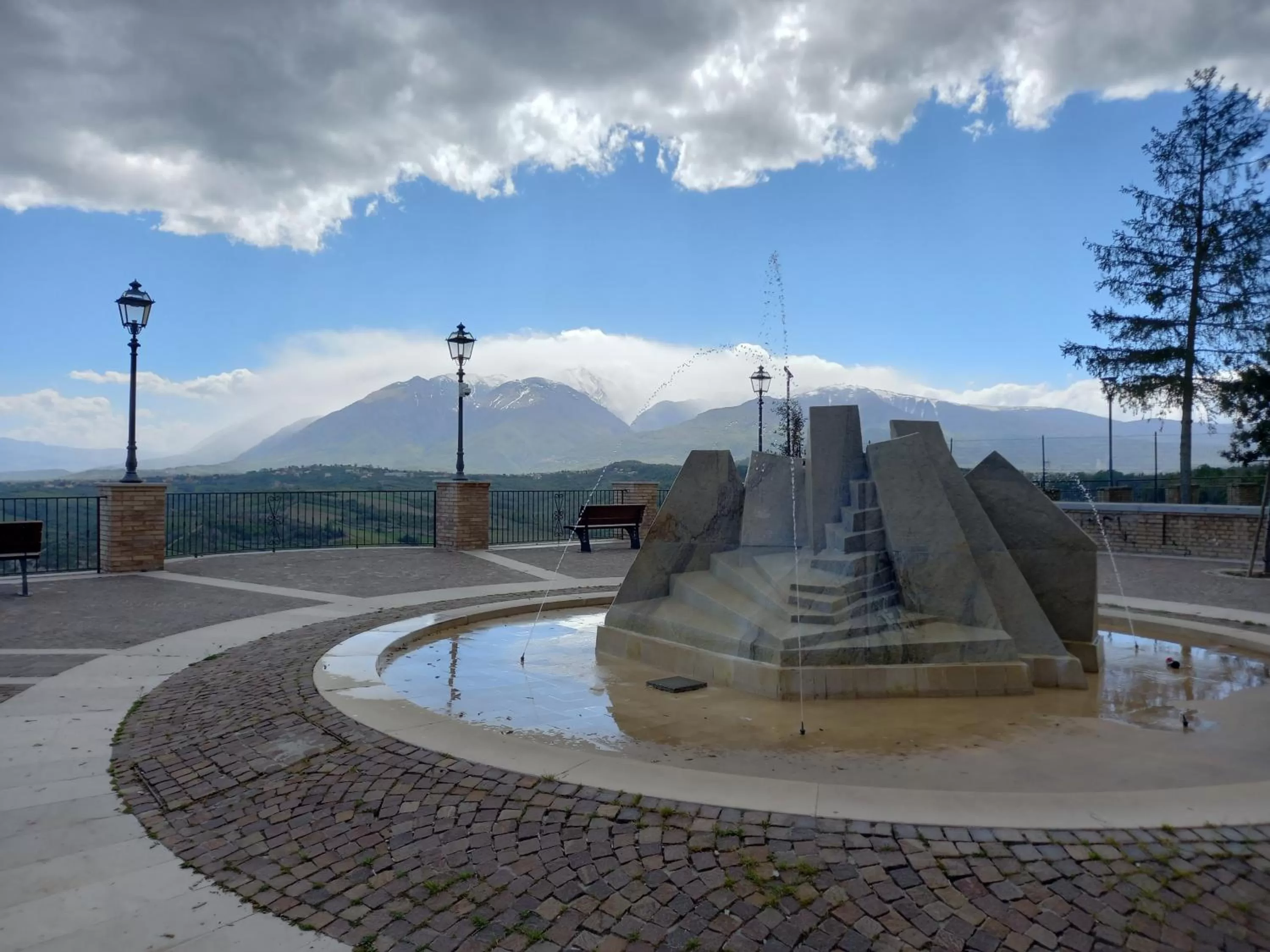 Landmark view in nAnA'