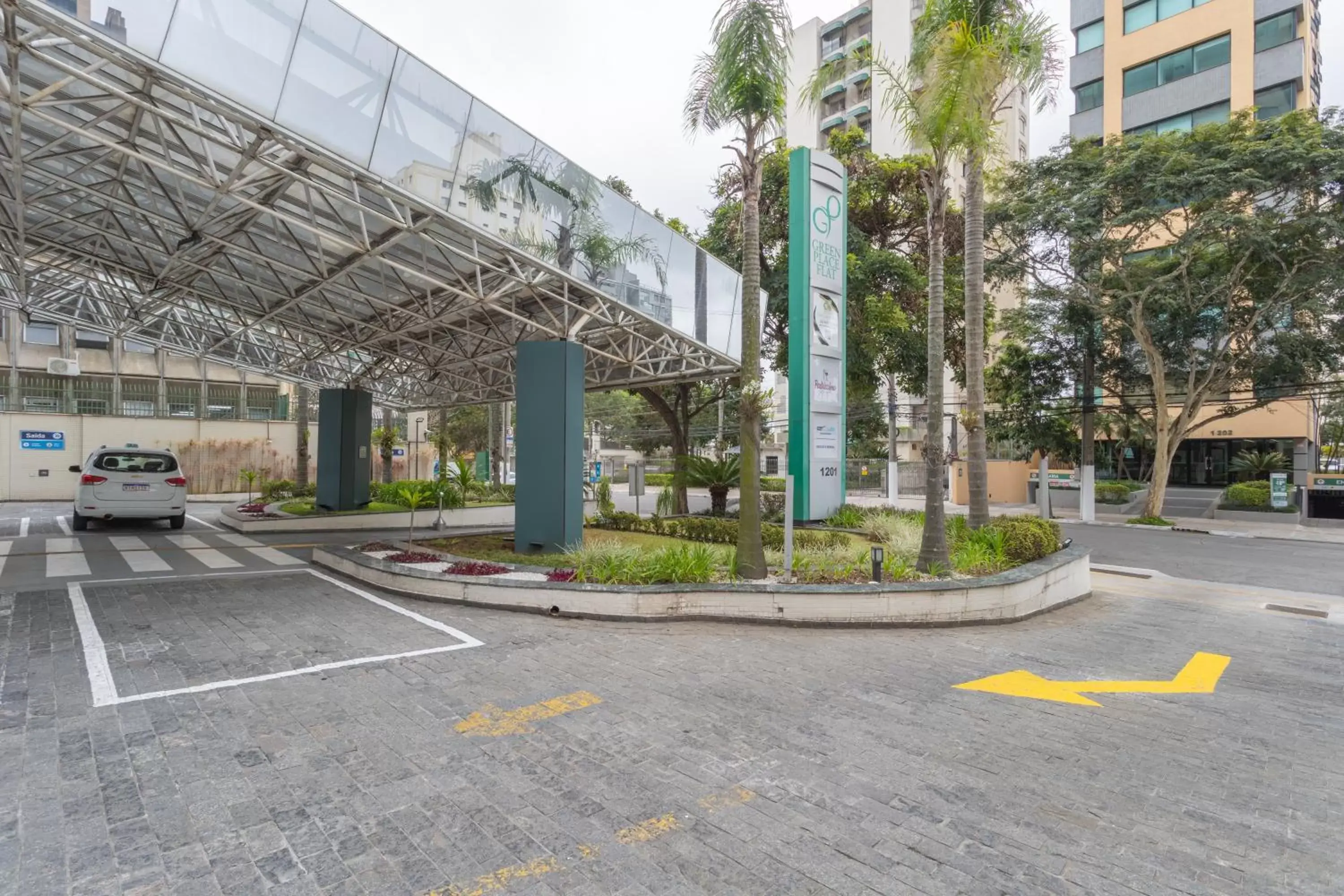 Facade/entrance, Property Building in Green Place Ibirapuera