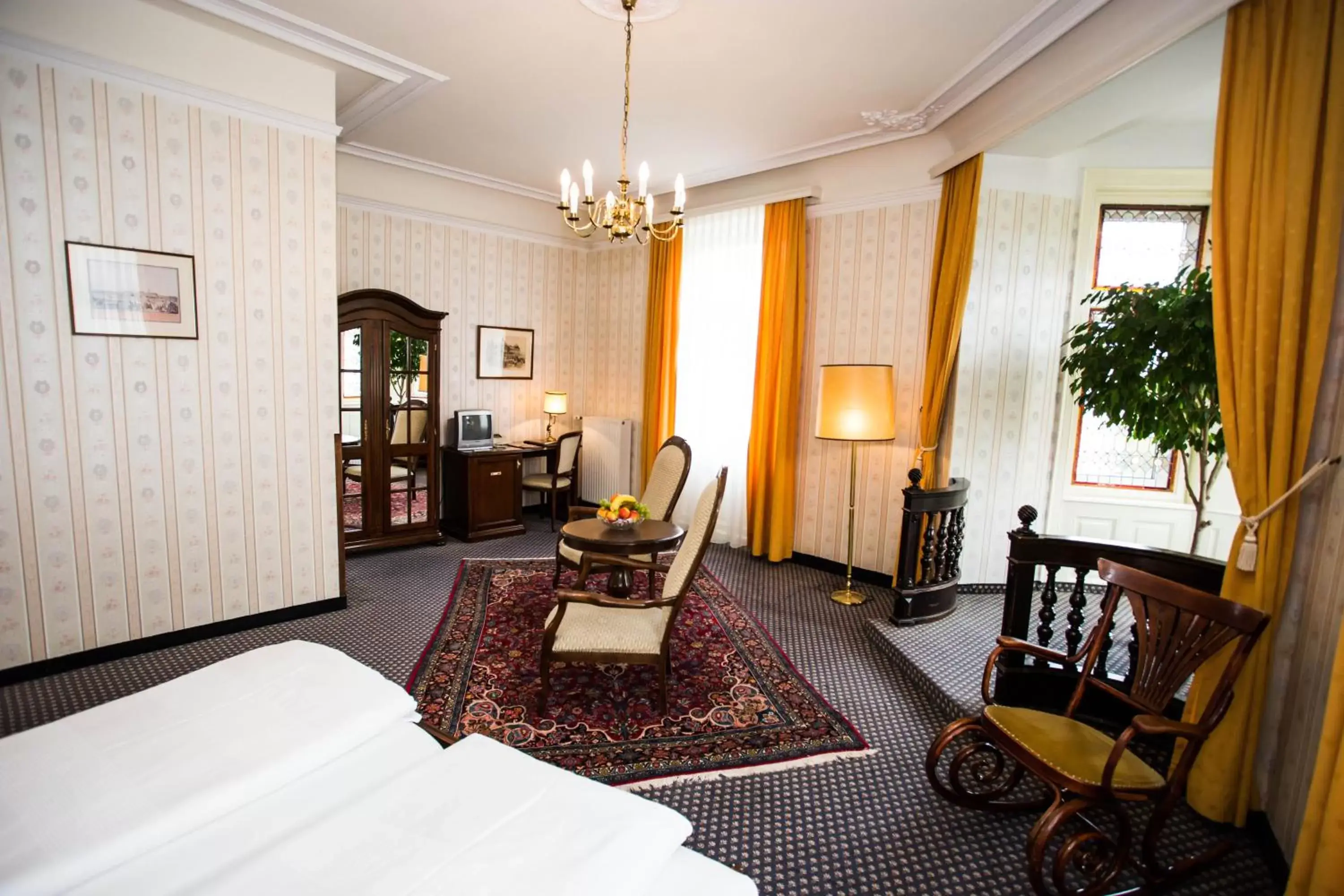 Photo of the whole room, Seating Area in Hotel Atlanta