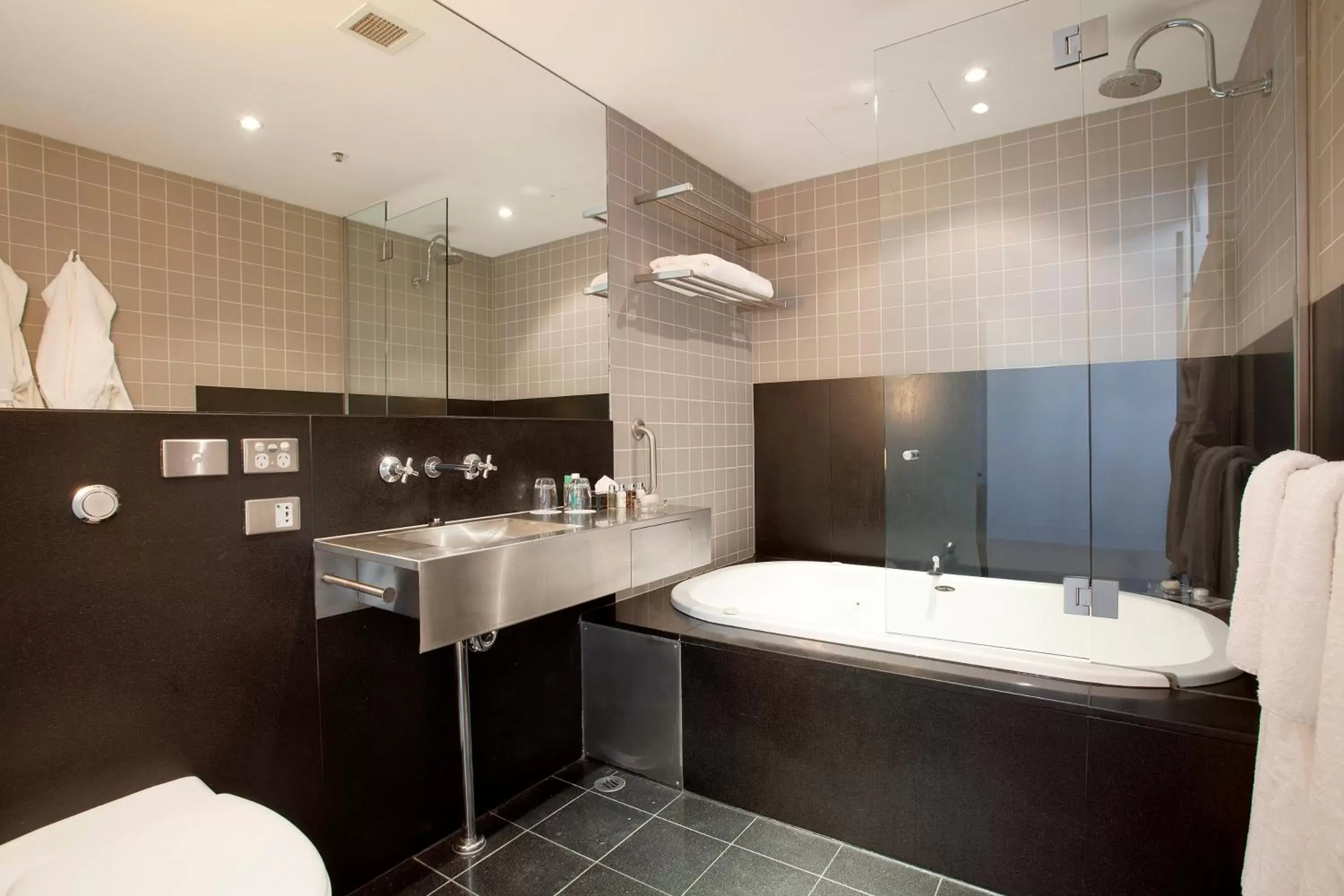 Bathroom in Lancemore Mansion Hotel Werribee Park