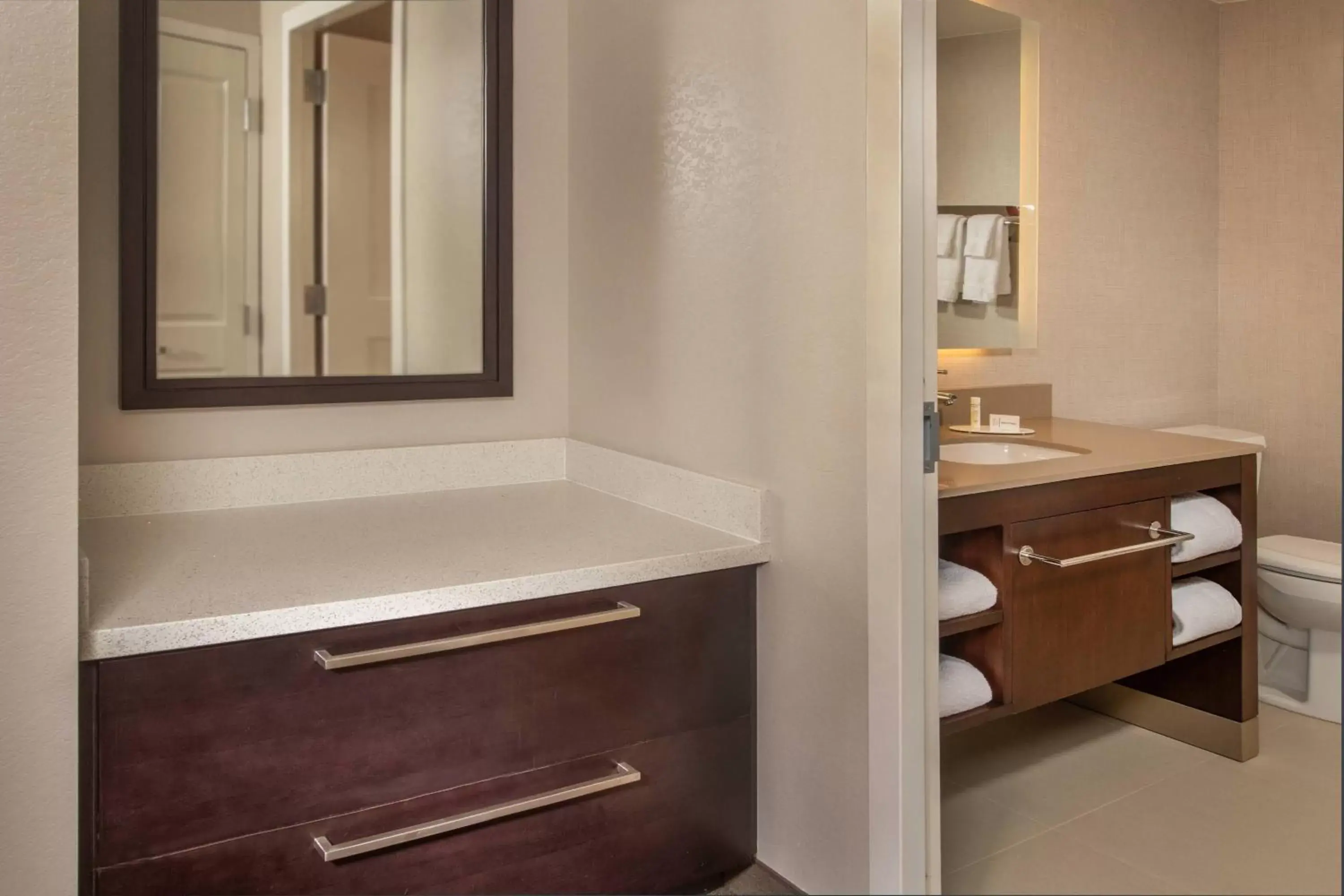 Bedroom, Bathroom in Residence Inn Fulton at Maple Lawn