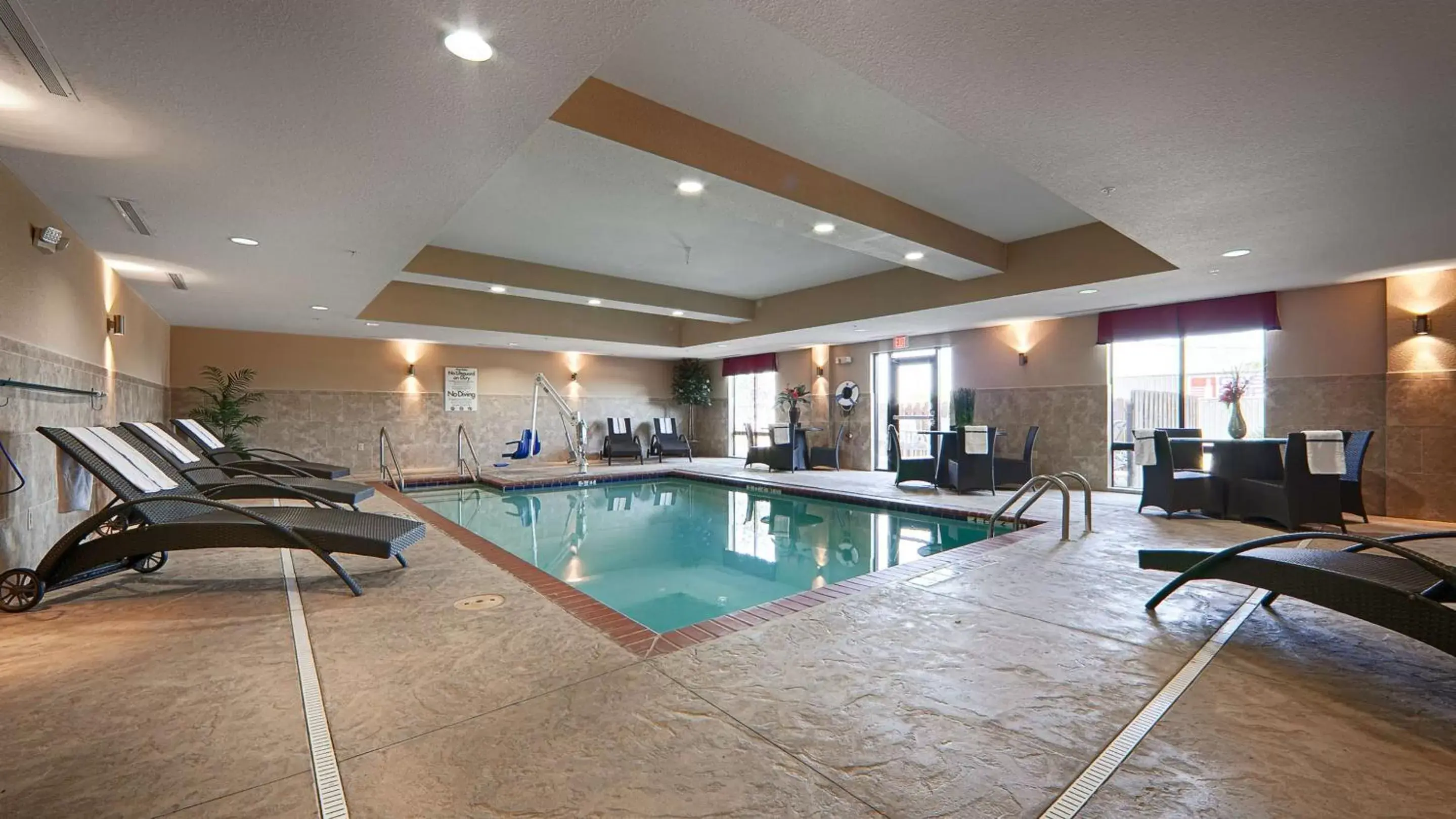 On site, Swimming Pool in Best Western Plus Cushing Inn & Suites