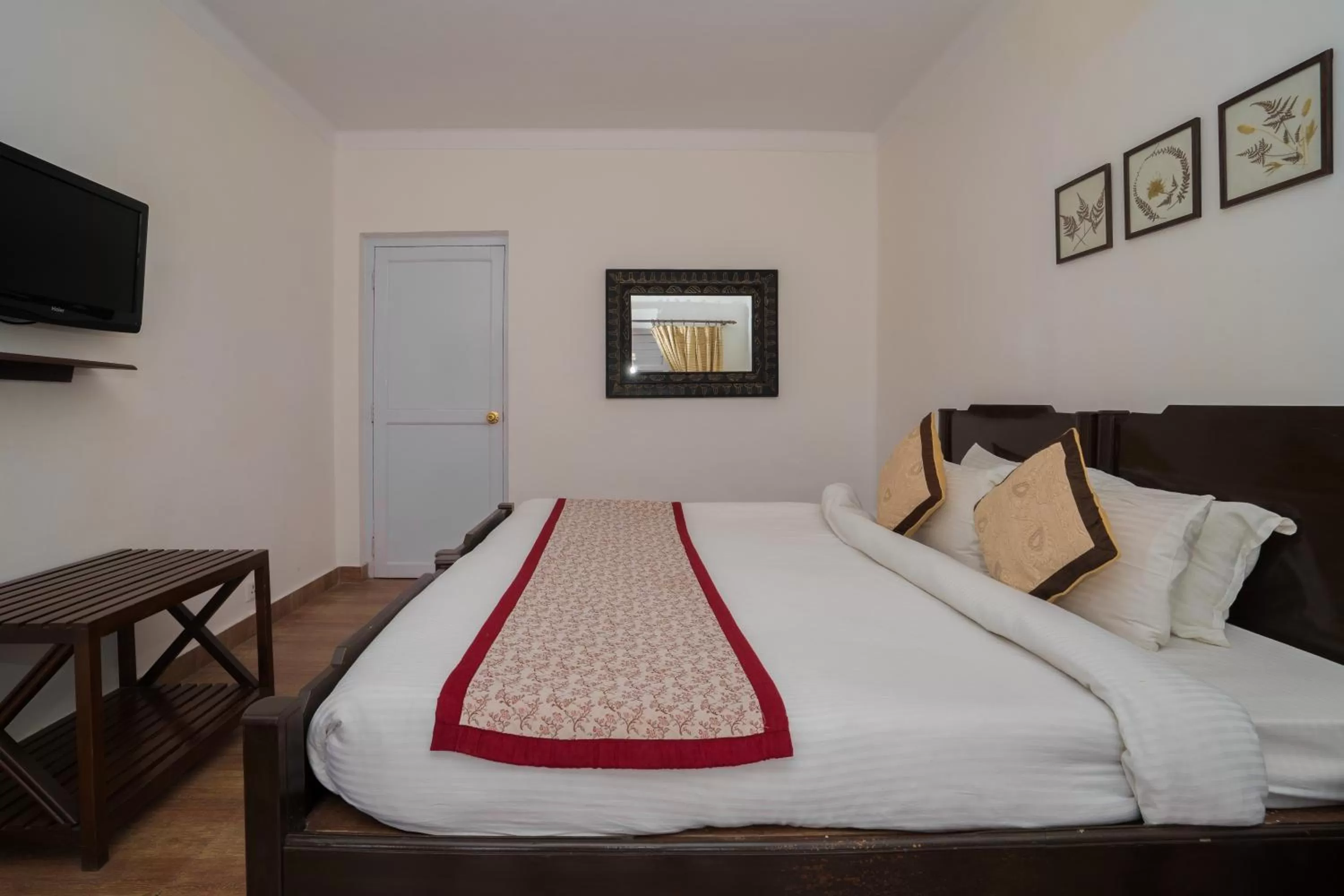 Bed in Bhikampur Lodge By Nine Hotels