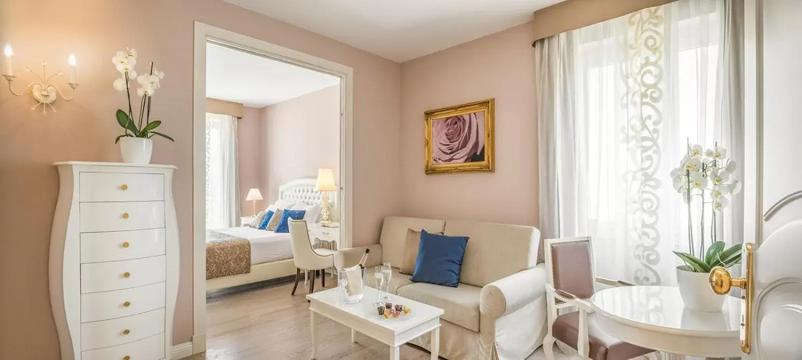 Bed, Seating Area in Grand Hotel Salsomaggiore