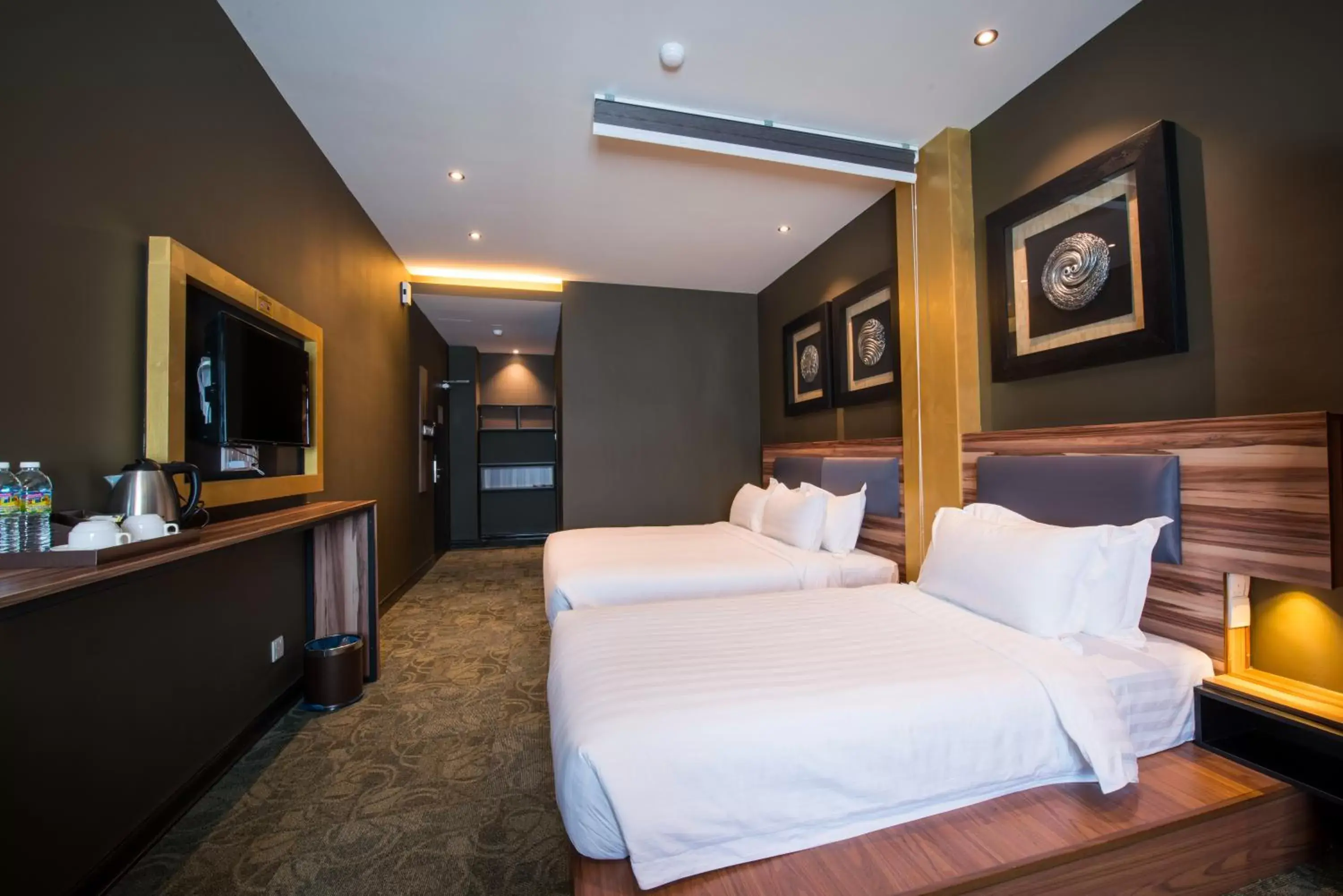 Bedroom, Bed in Asiatic Hotel
