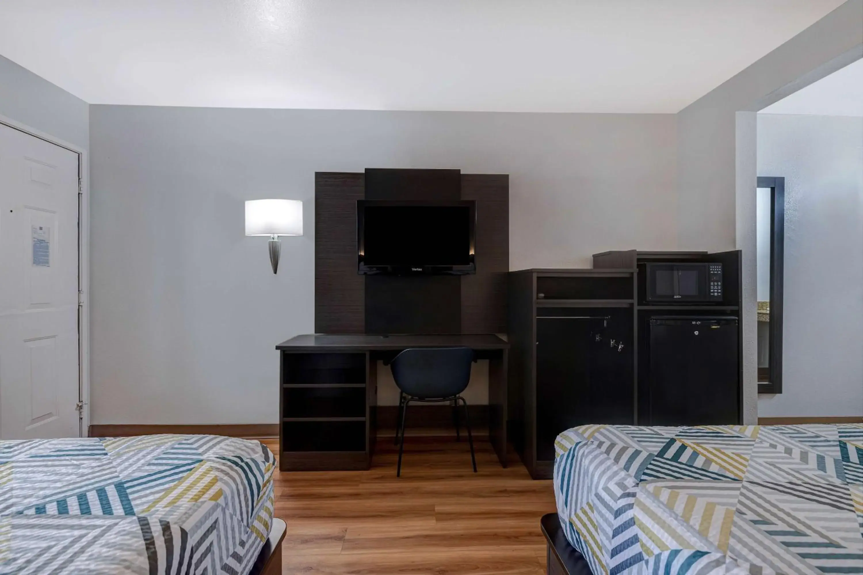 Photo of the whole room, TV/Entertainment Center in Motel 6 Buttonwillow, CA Central