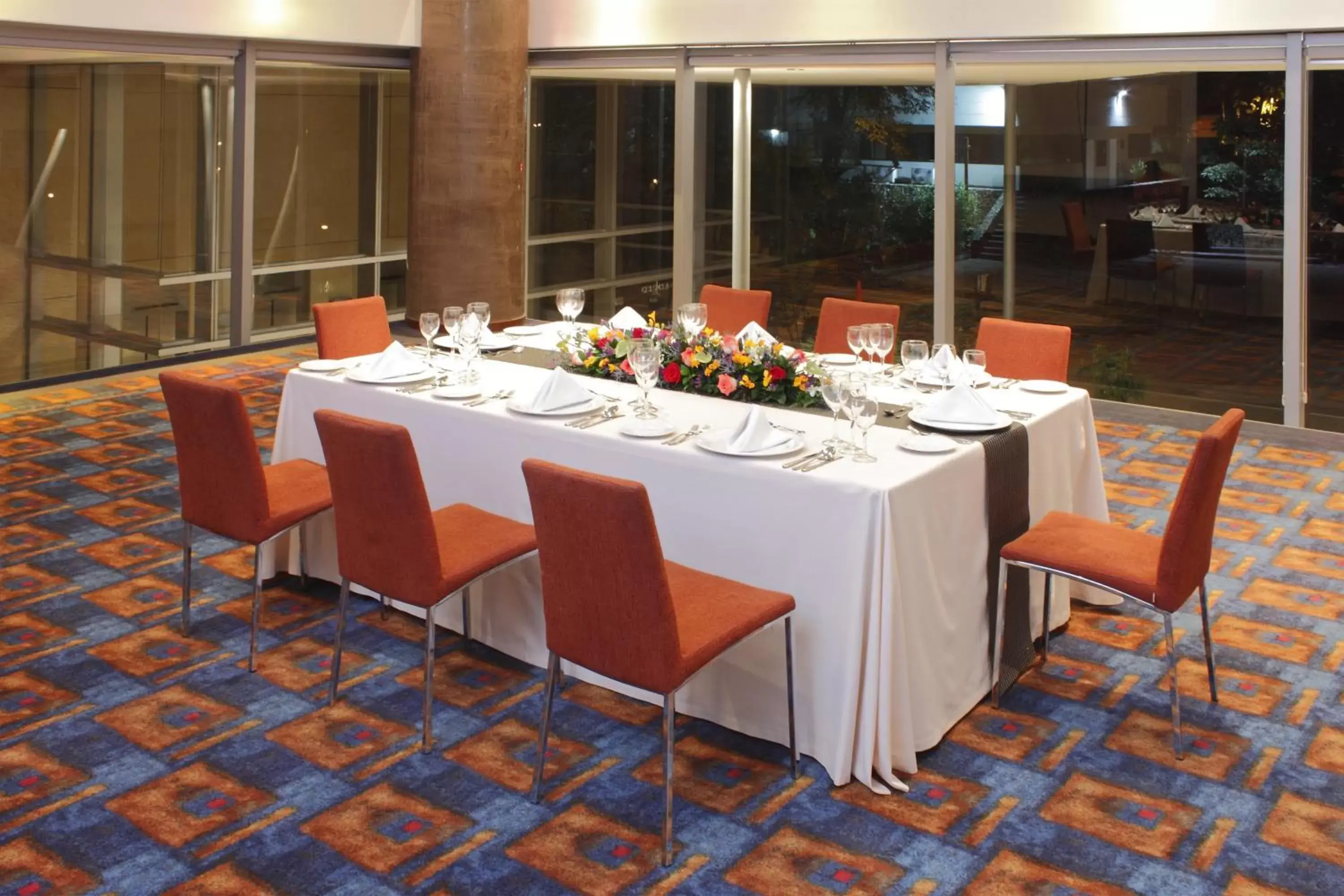 Meeting/conference room, Restaurant/Places to Eat in Hotel Estelar Milla De Oro