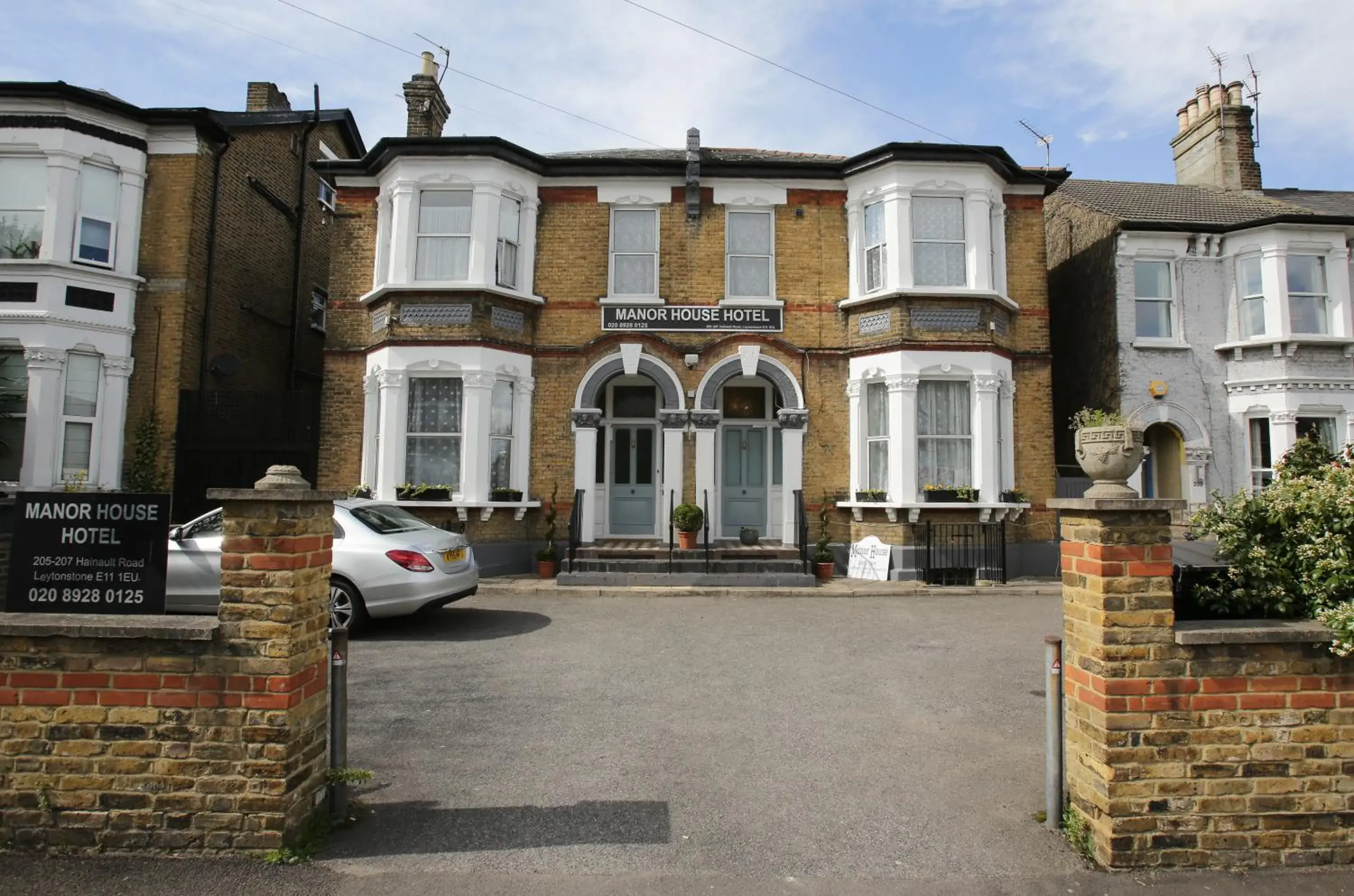 Property Building in Manor House London