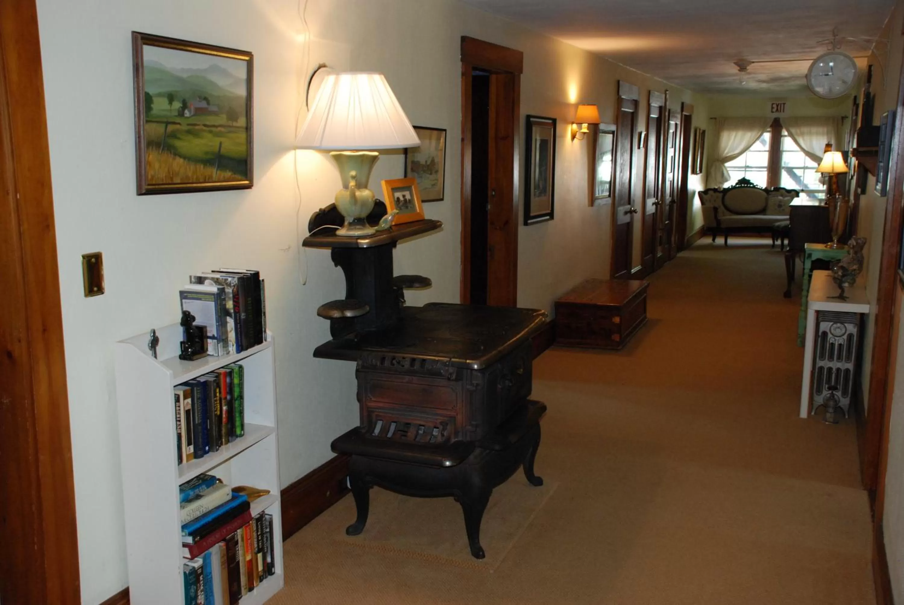 Photo of the whole room in Follansbee Inn