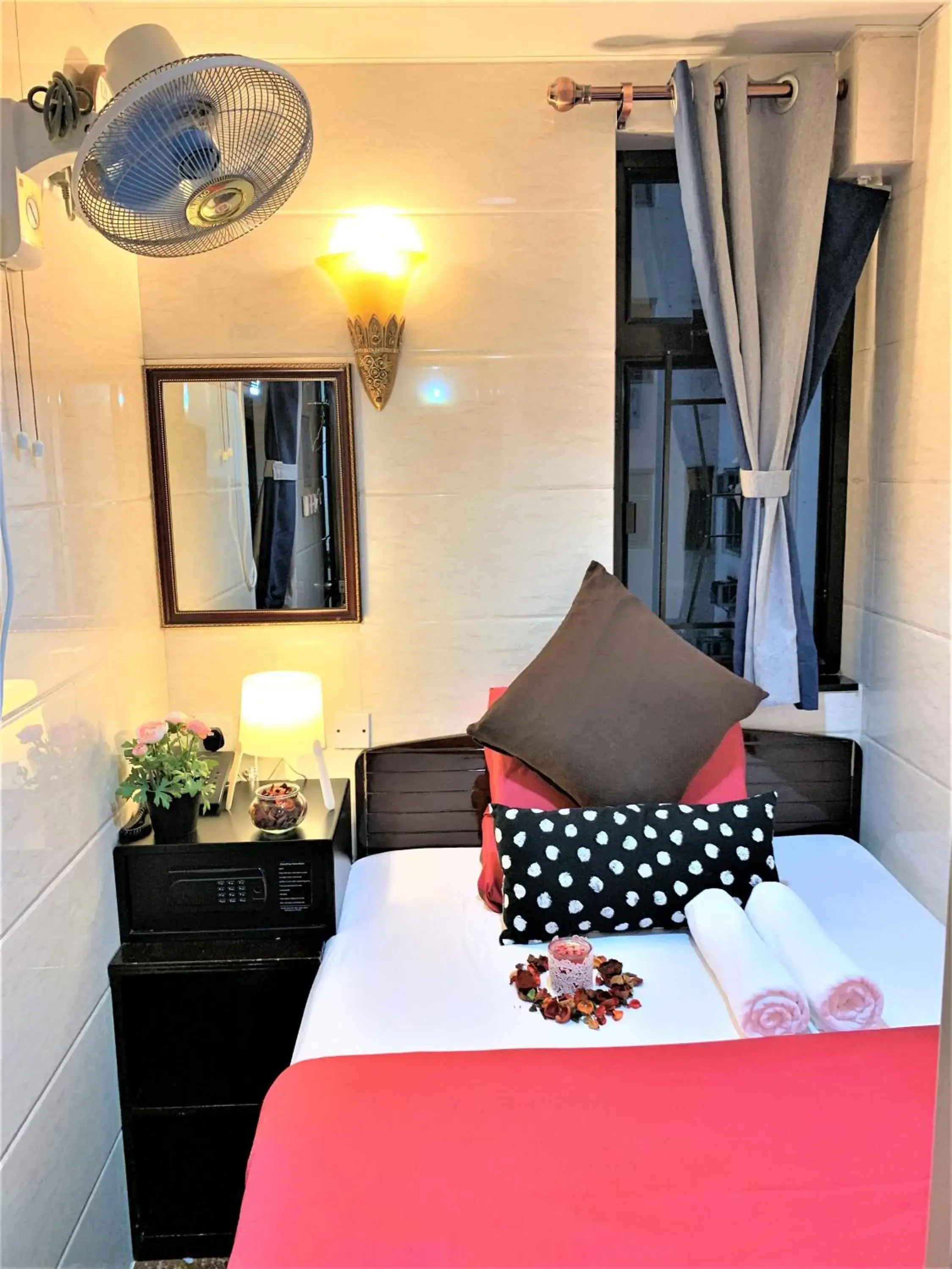 Bed in Sydney Hostel