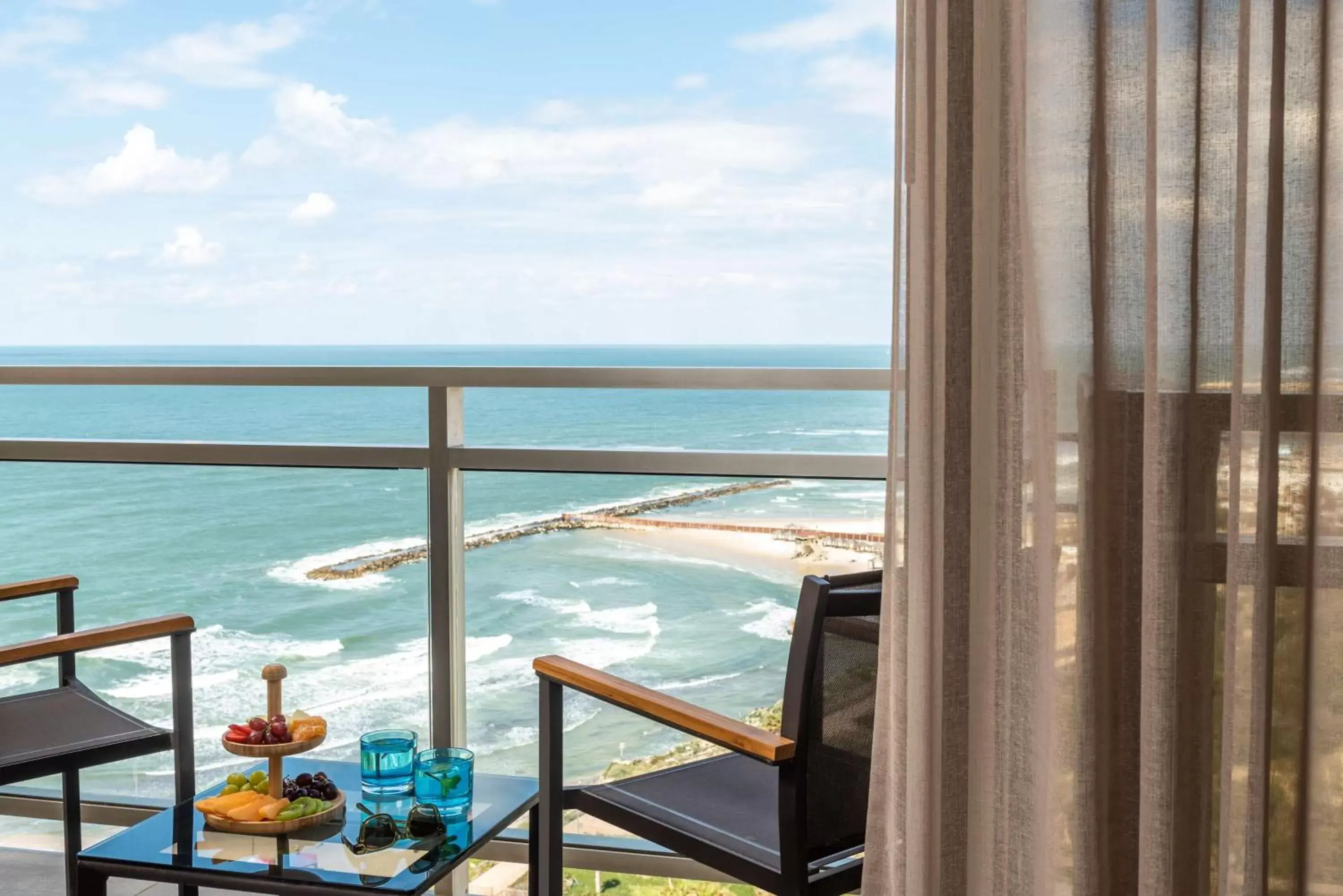 Photo of the whole room, Sea View in The Vista At Hilton Tel Aviv