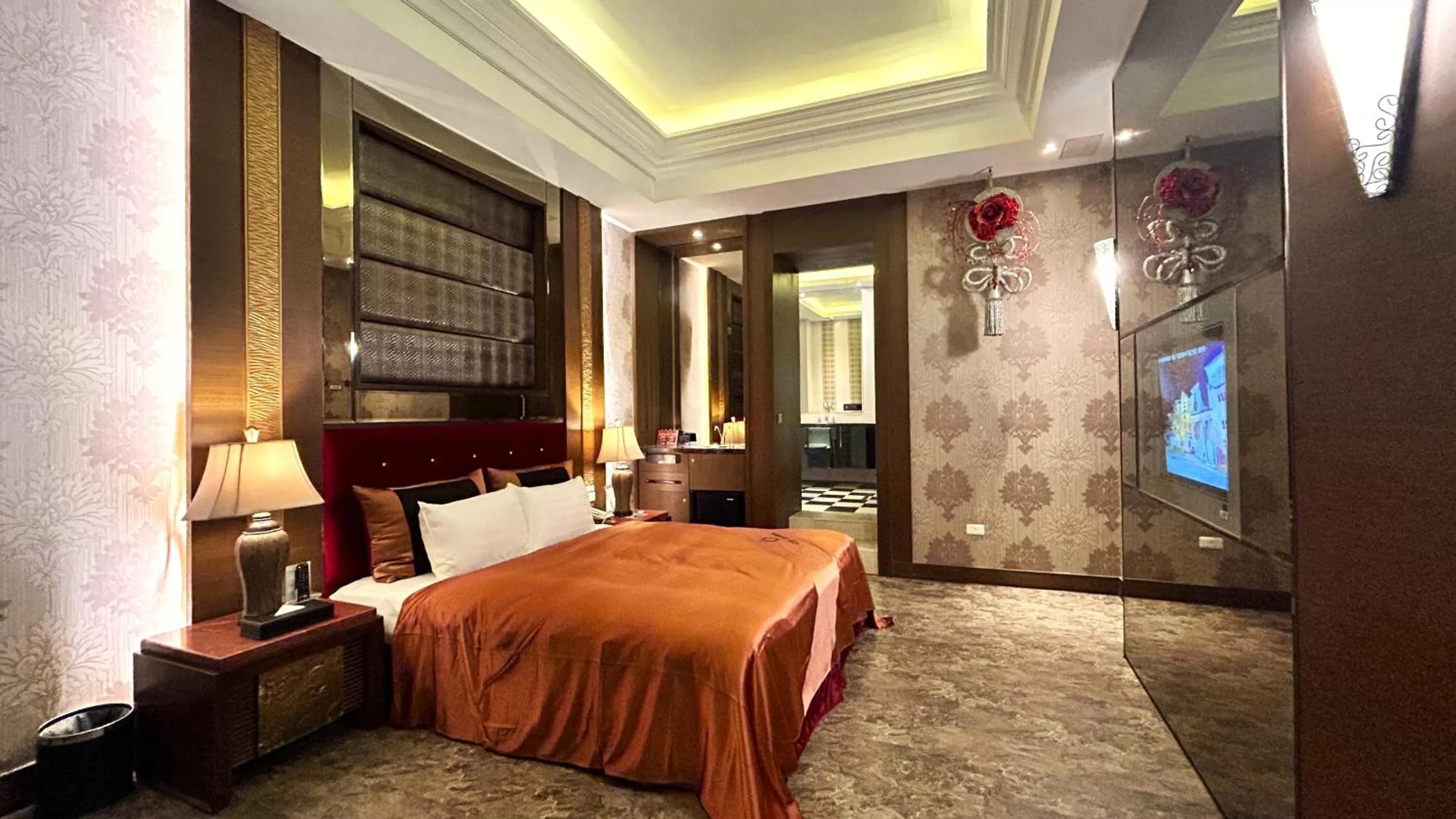 Photo of the whole room, Bed in Shining Motel