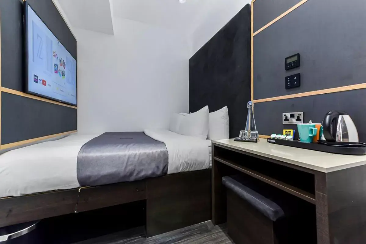 Bedroom, Bed in The Z Hotel Trafalgar