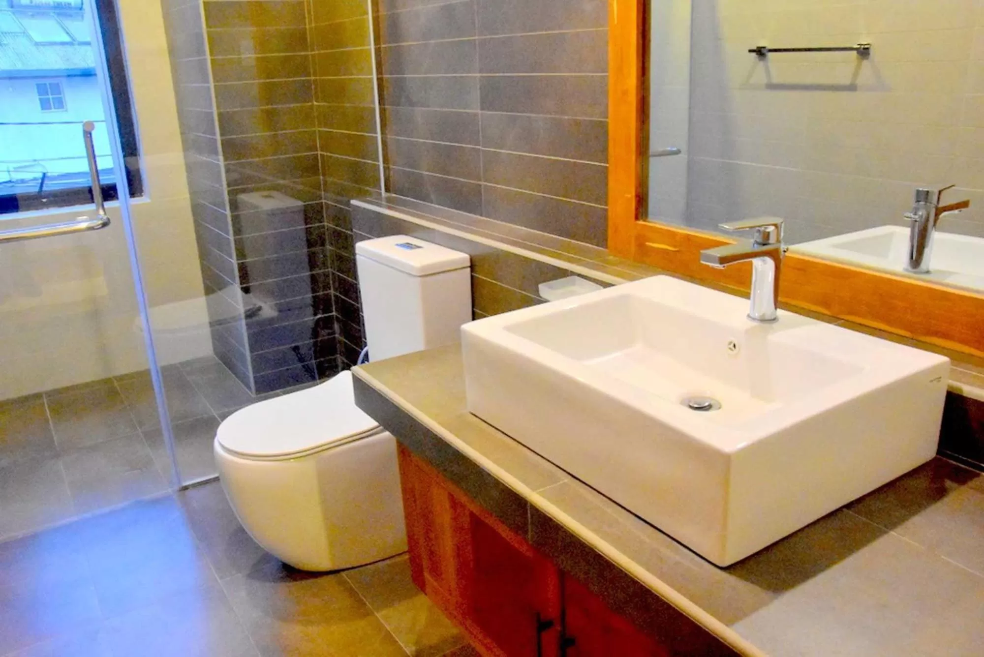 Bathroom in Manuka Hillwood Hotel