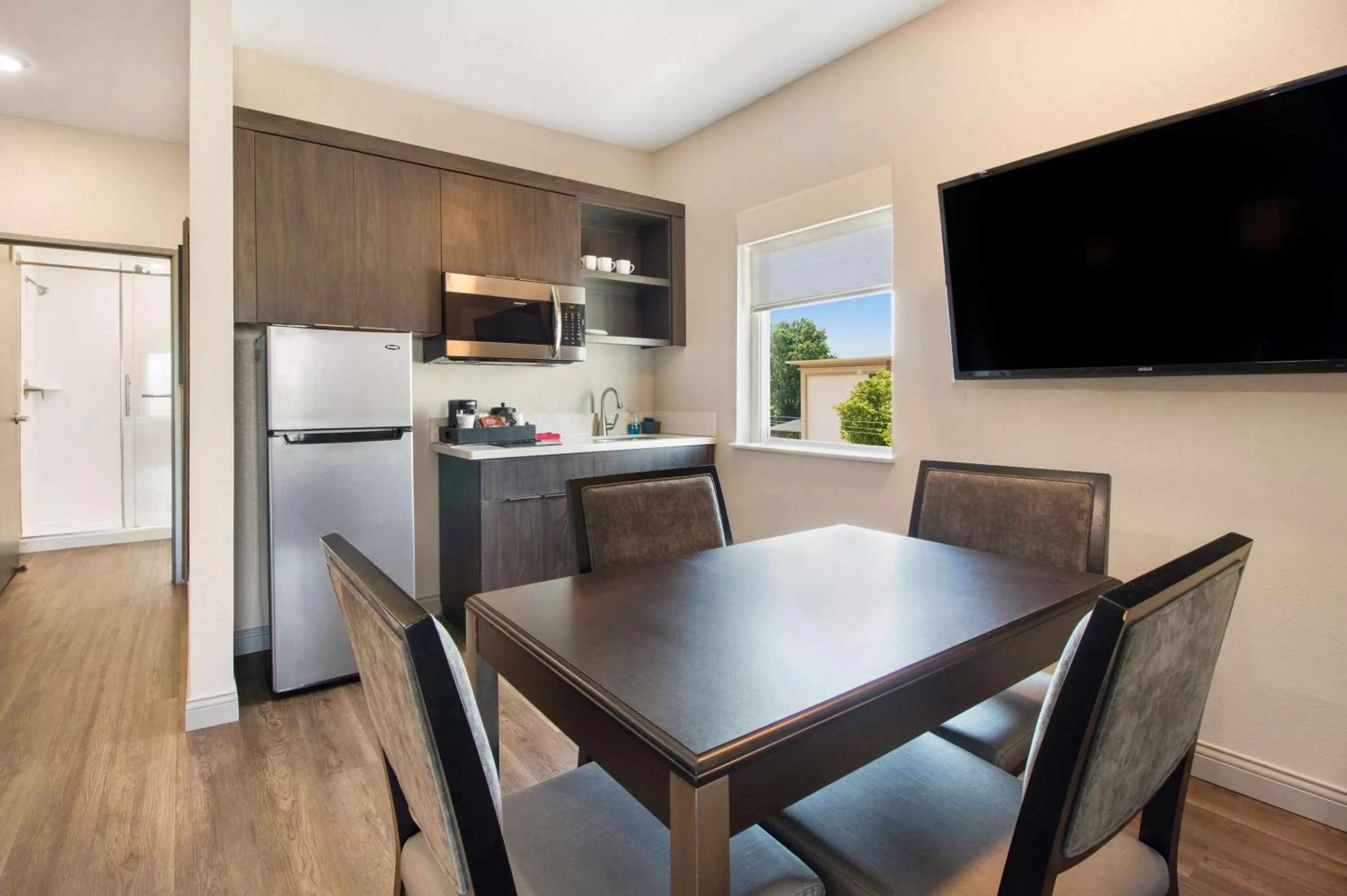 King Suite with Sofa Bed in Best Western Plus Louisville North