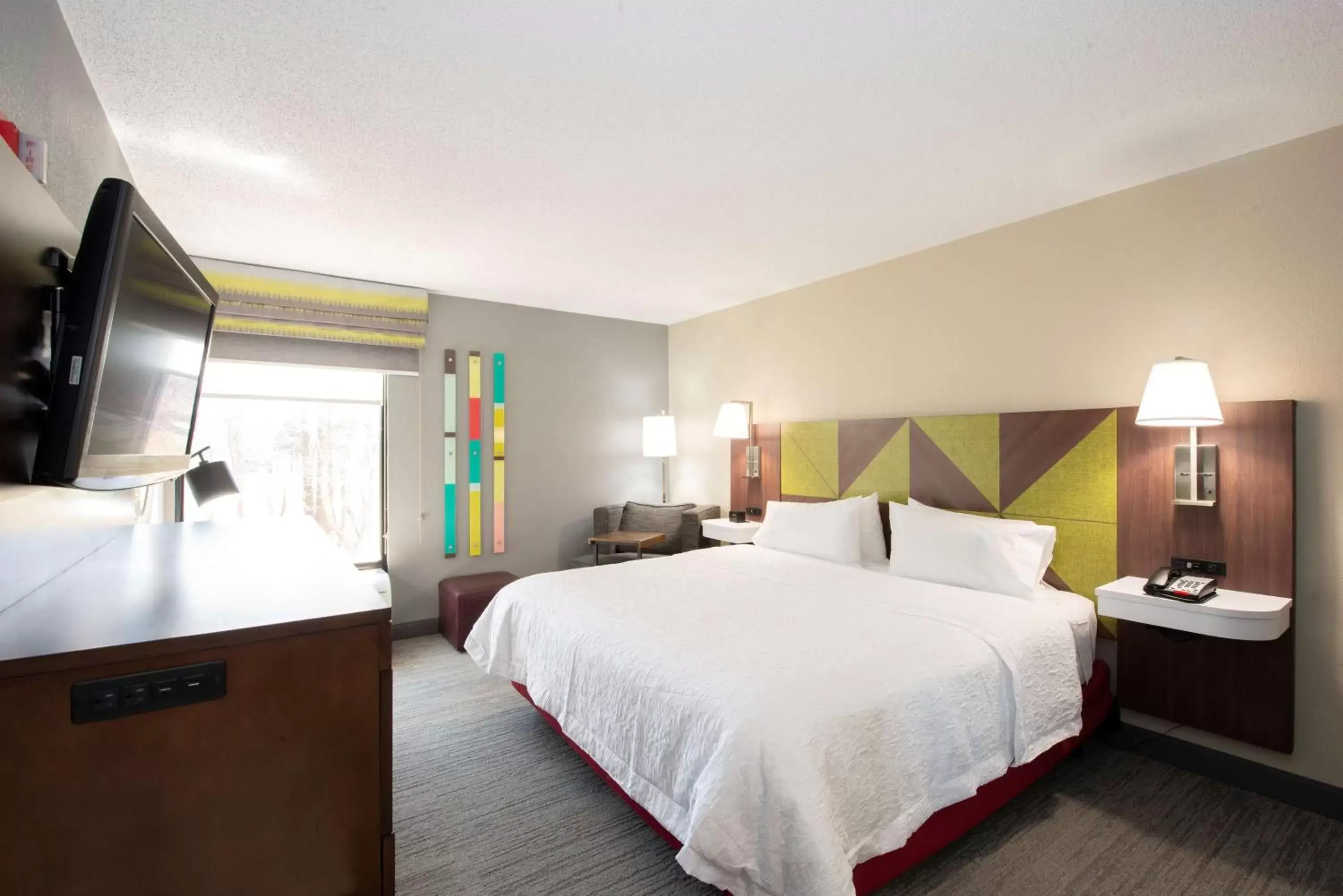 Bed in Hampton Inn Hotel Atlanta-Southlake