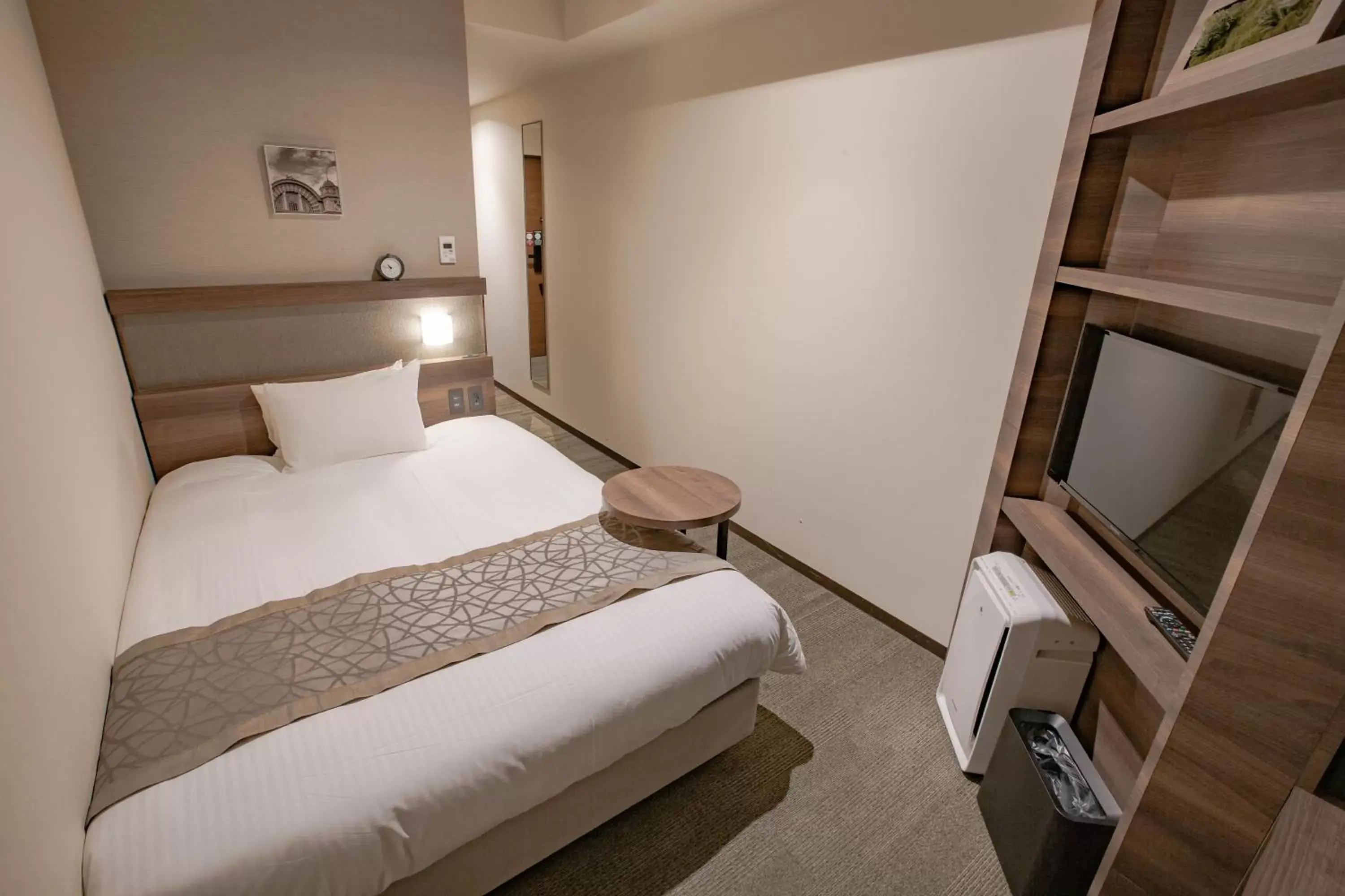 Photo of the whole room, Bed in Hotel Keihan Yodoyabashi