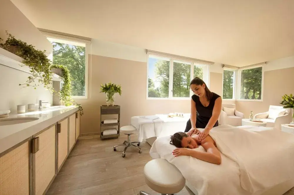Massage in Le Grand Pavillon Chantilly