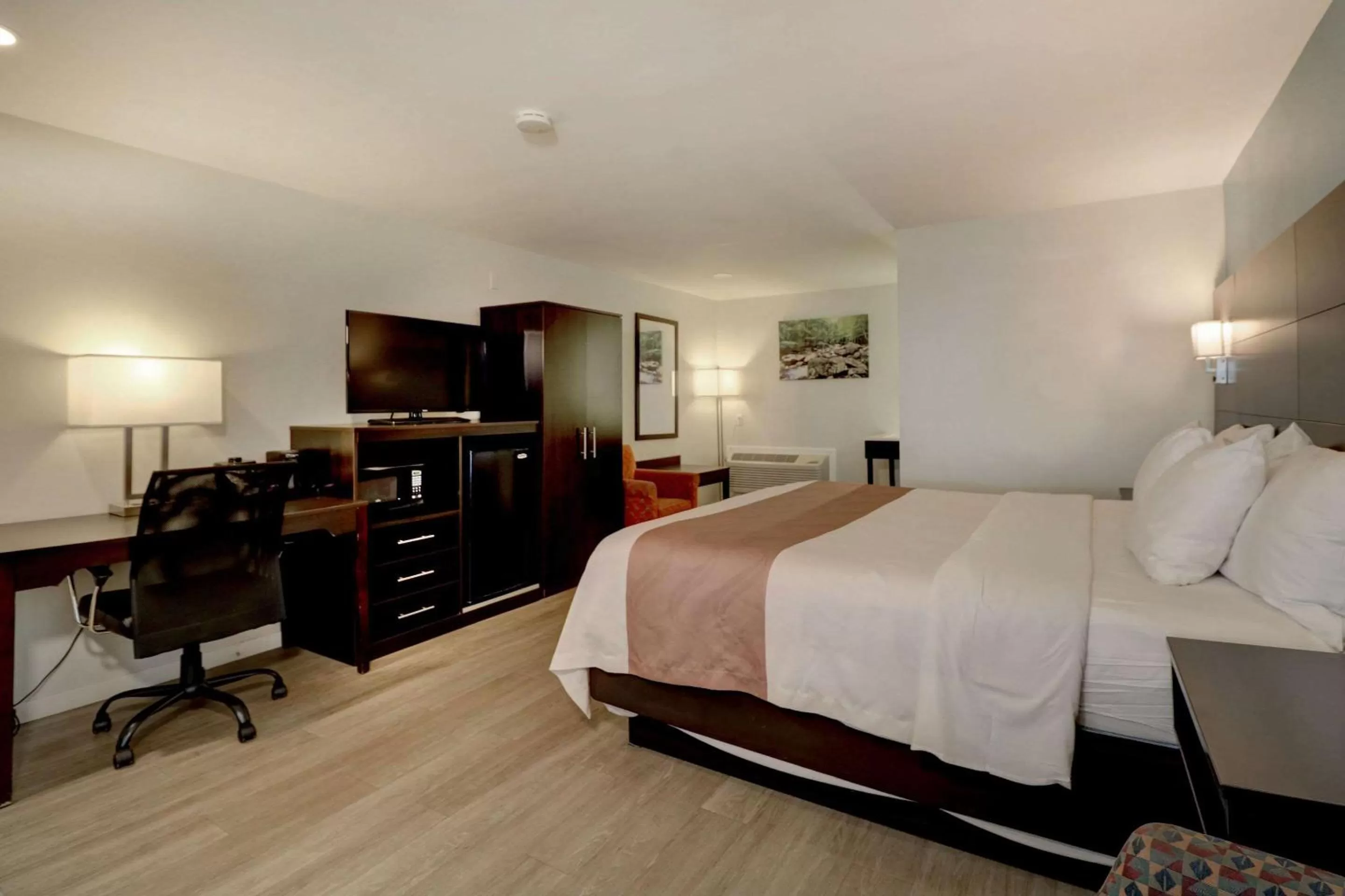 Bedroom, Bed in Quality Inn & Suites