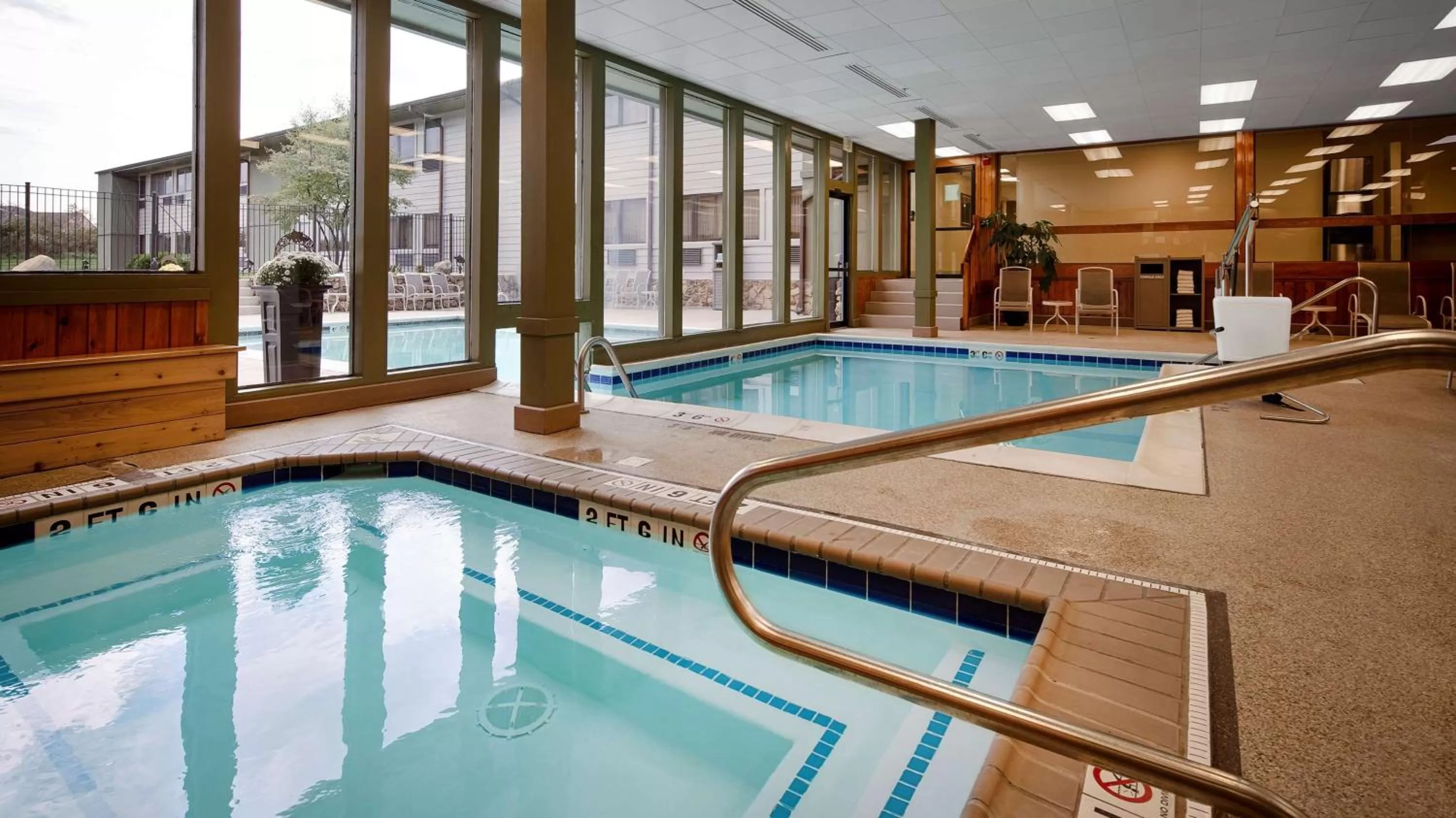 Hot Tub in Best Western Benton Harbor – St. Joseph