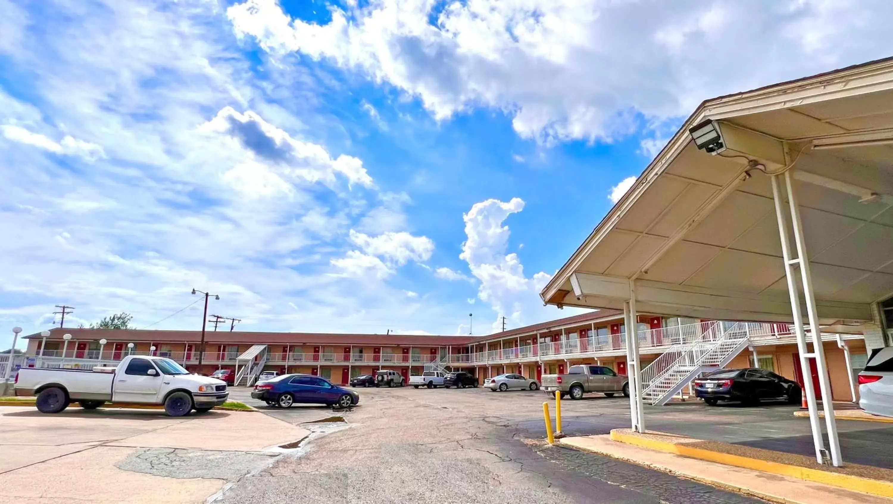 Property Building in Thunderbird Motel Hillsboro