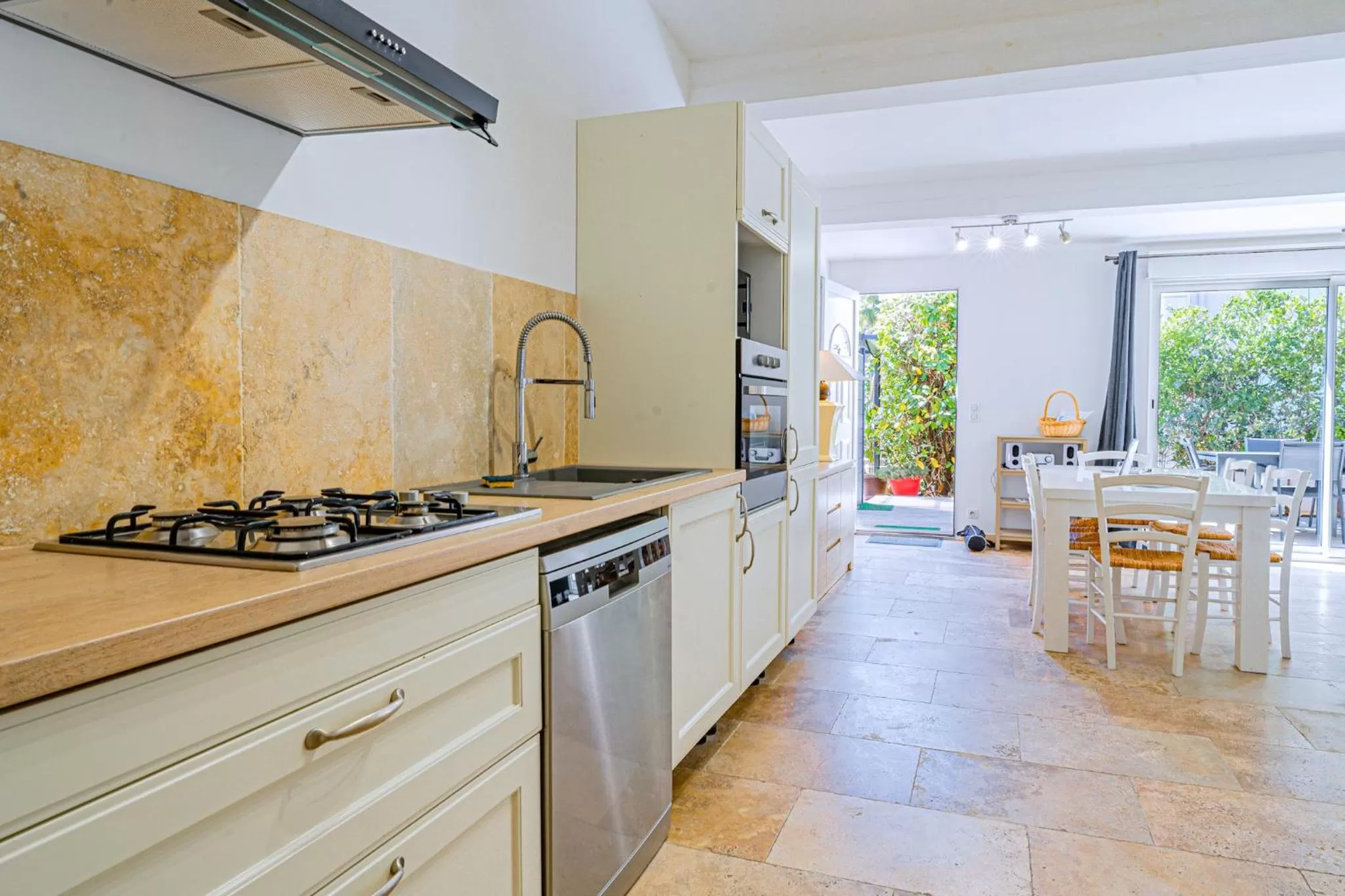 Property building in Domaine de l'Aufrene