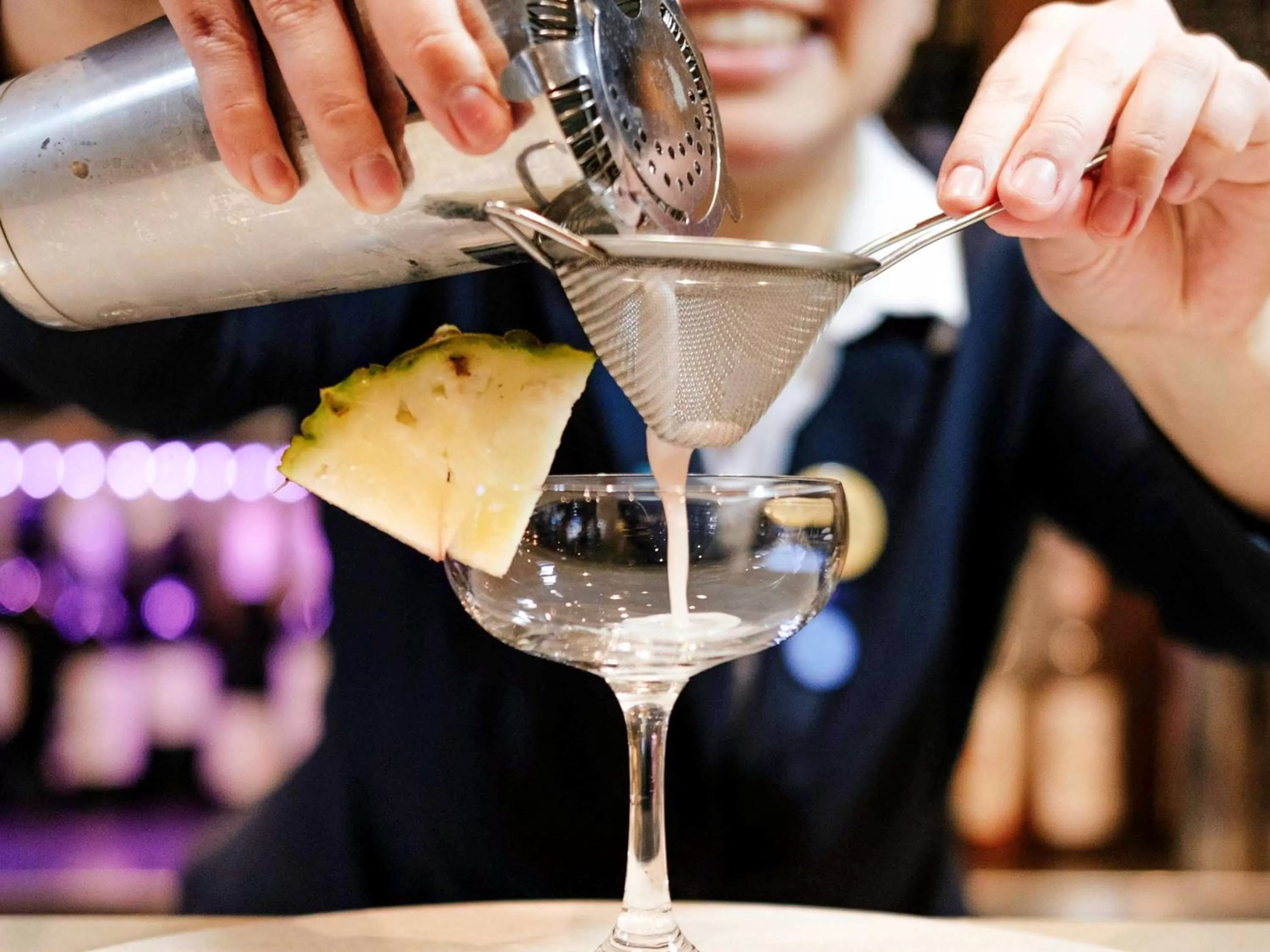 Lounge or bar in Novotel Sydney Central