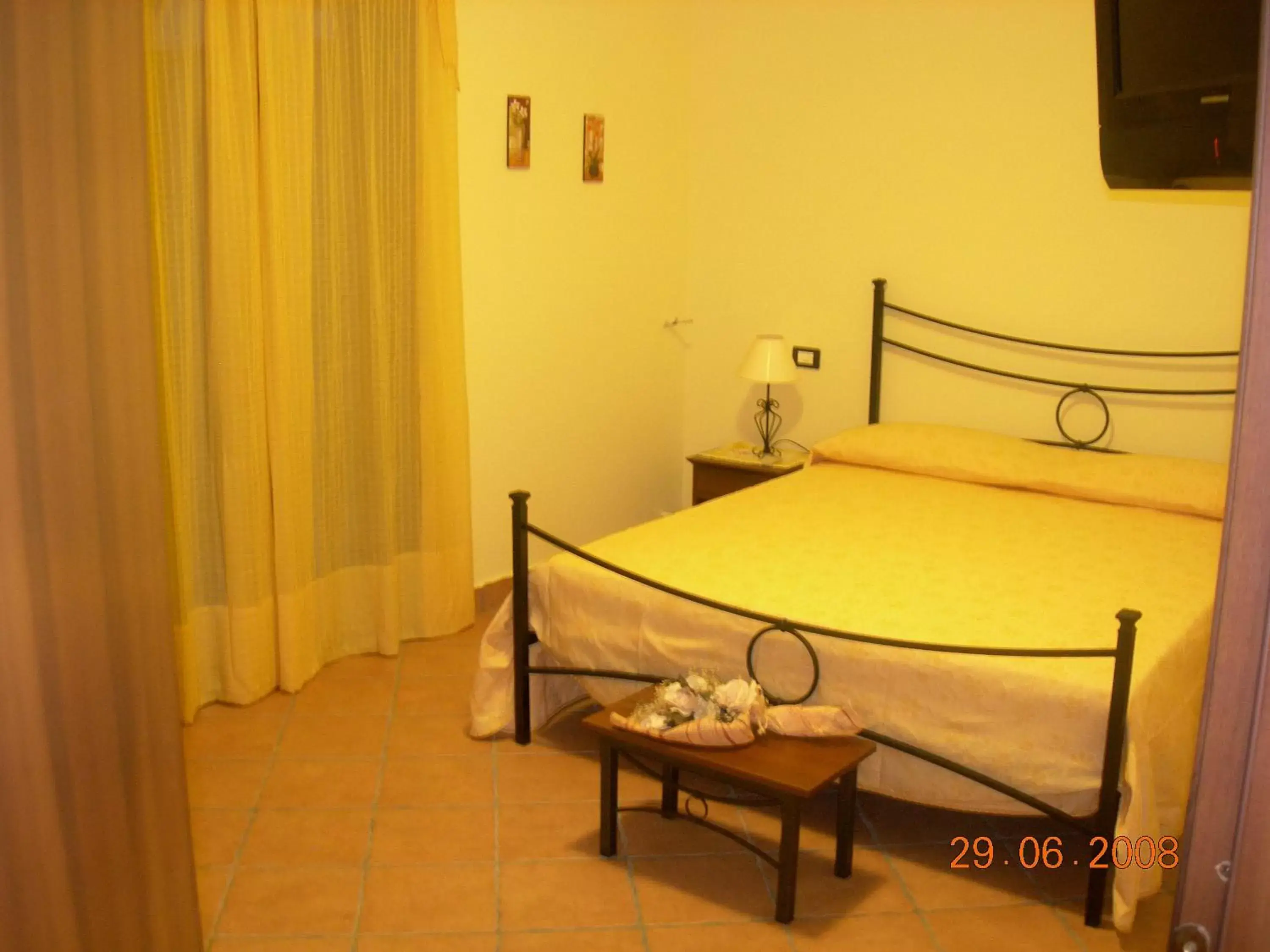 Photo of the whole room, Bed in B&B La Porta Dell'Etna - Nicolosi