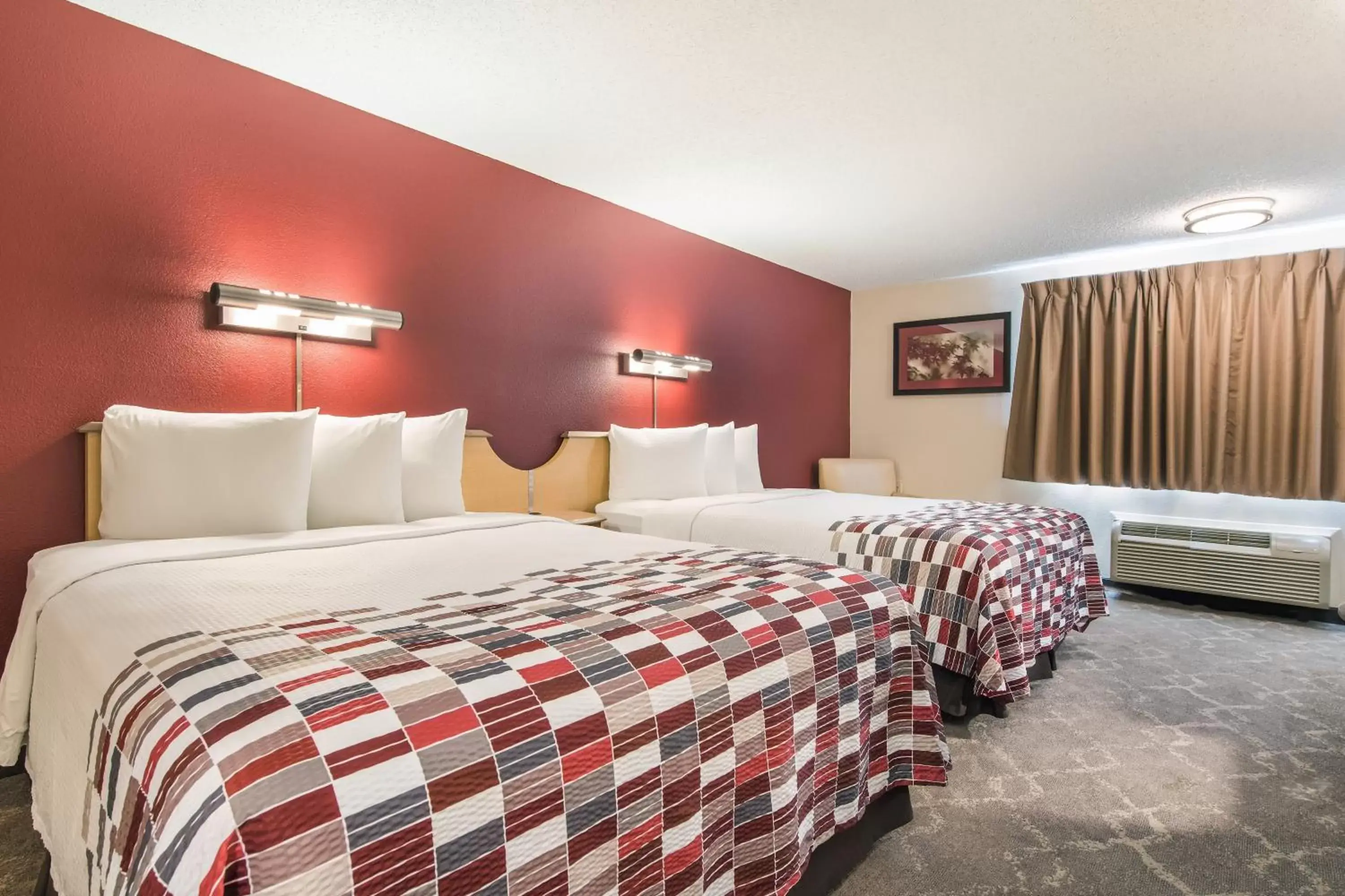 Standard Room with Two Queen Beds Disability Access Smoke Free in Red Roof Inn Seattle Airport - SEATAC Standard Room with Two Queen Beds Disability Access Smoke Free in Red Roof Inn Seattle Airport - SEATAC