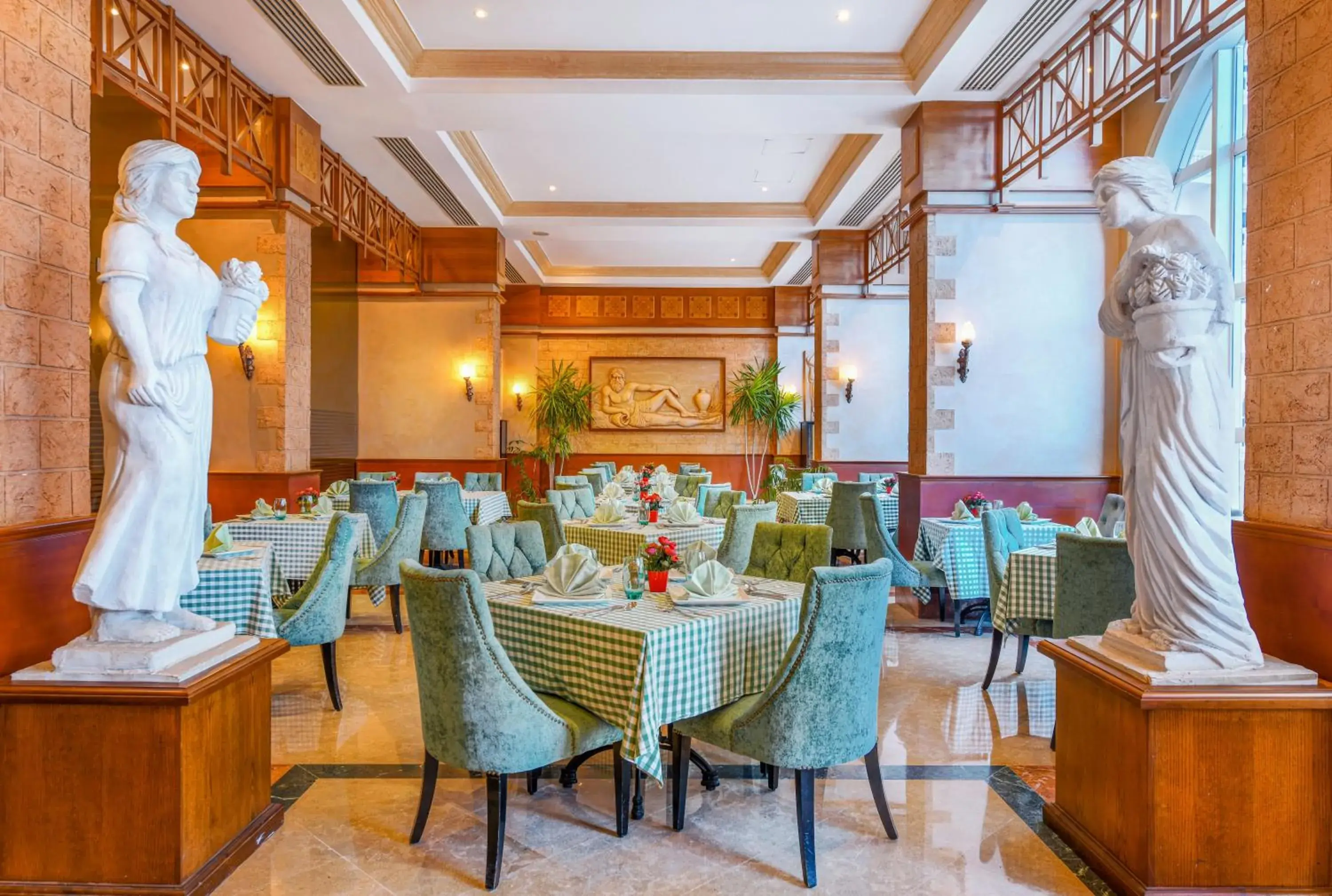 Restaurant/places to eat in Tolip Hotel Alexandria