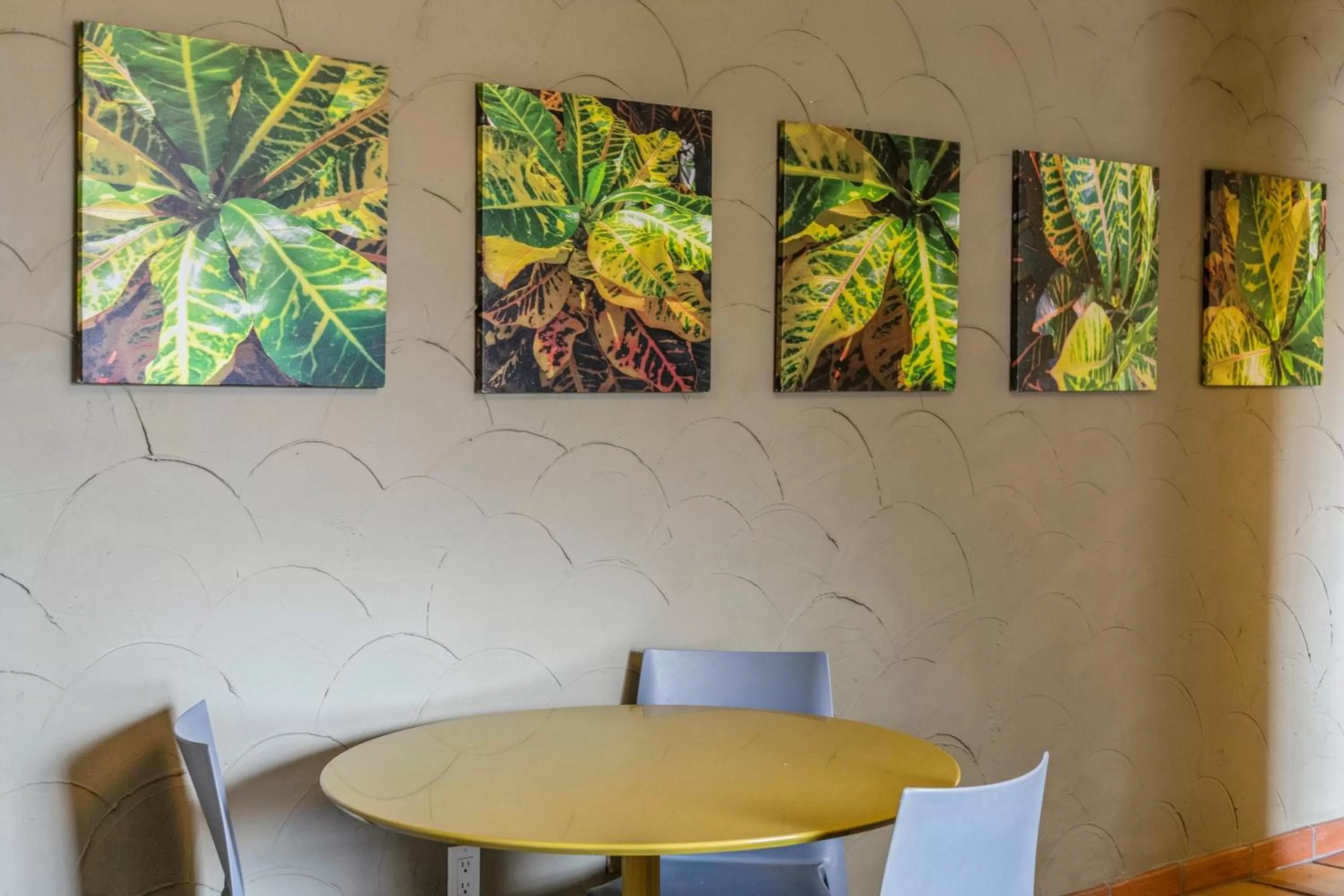 Seating area in Kasa El Paseo Miami Beach