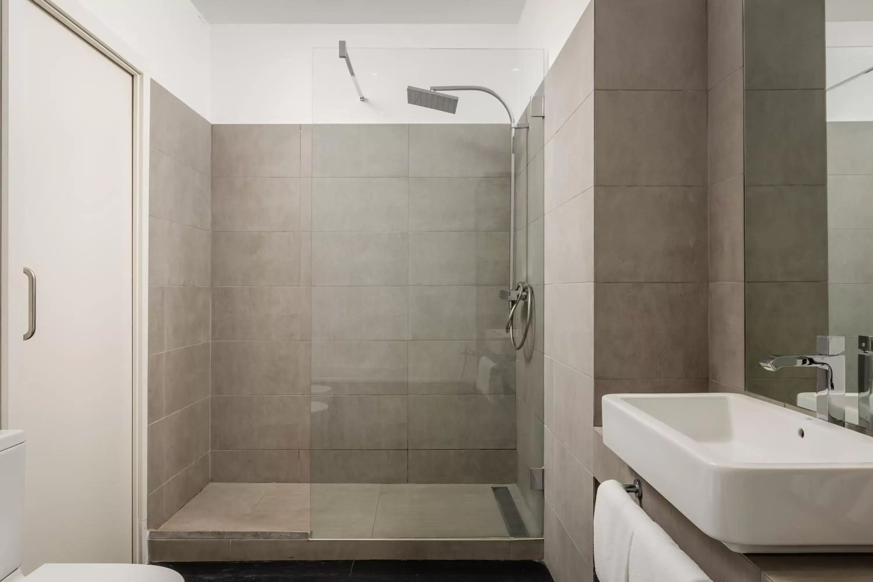 Shower, Bathroom in Sant Pere del Bosc Hotel & Spa