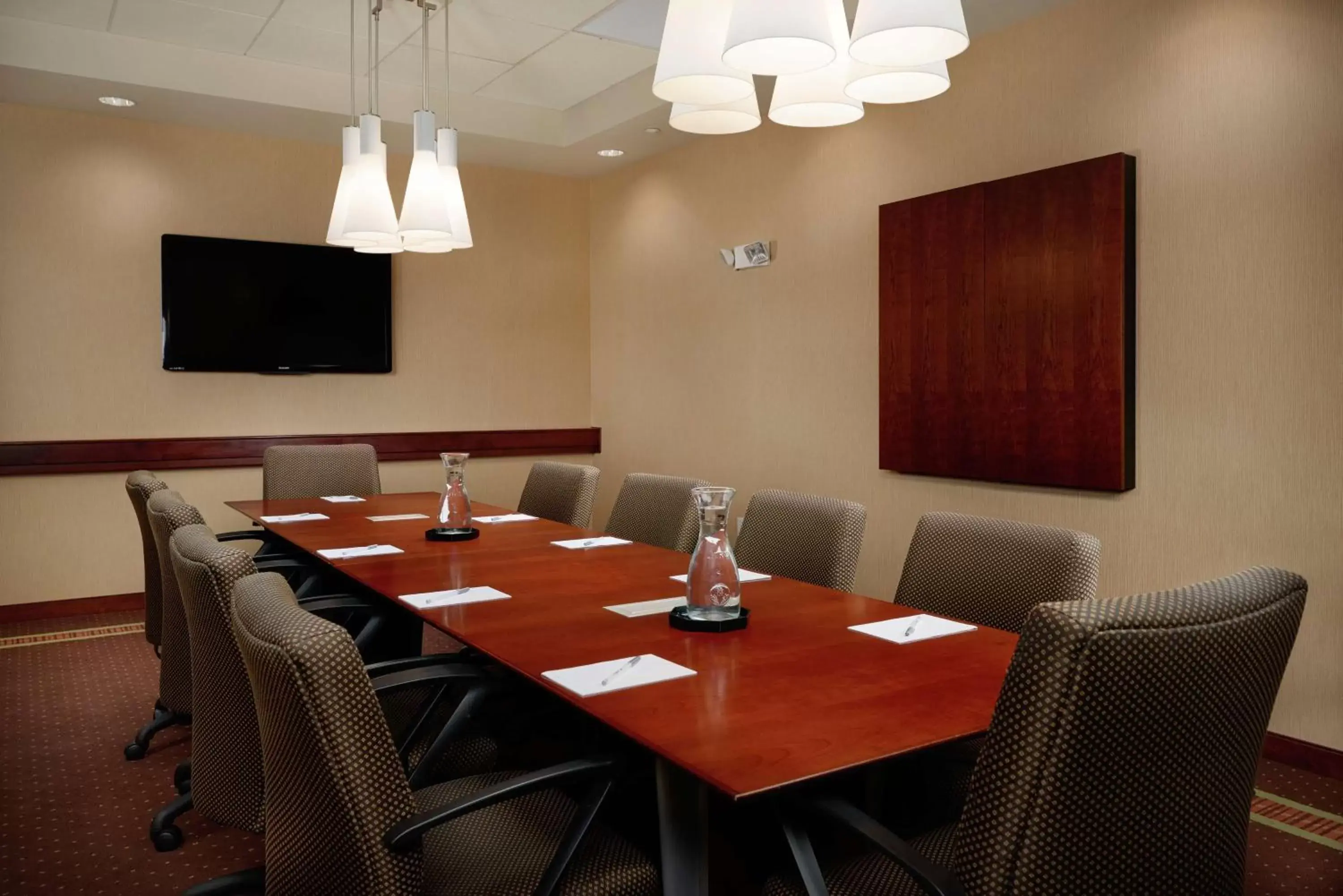 Meeting/conference room in Hampton Inn and Suites Salem
