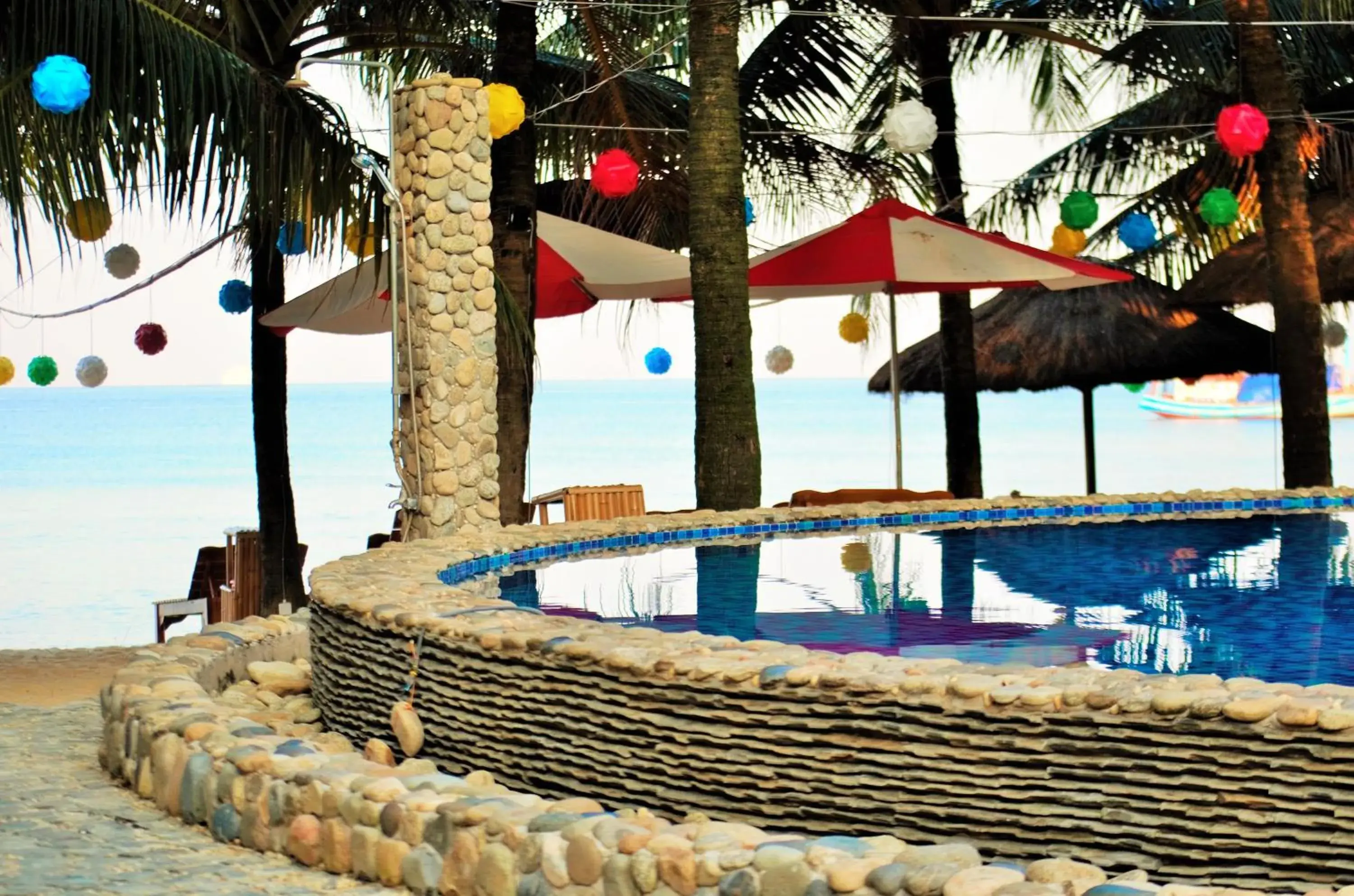 Swimming Pool in Coral Bay Resort