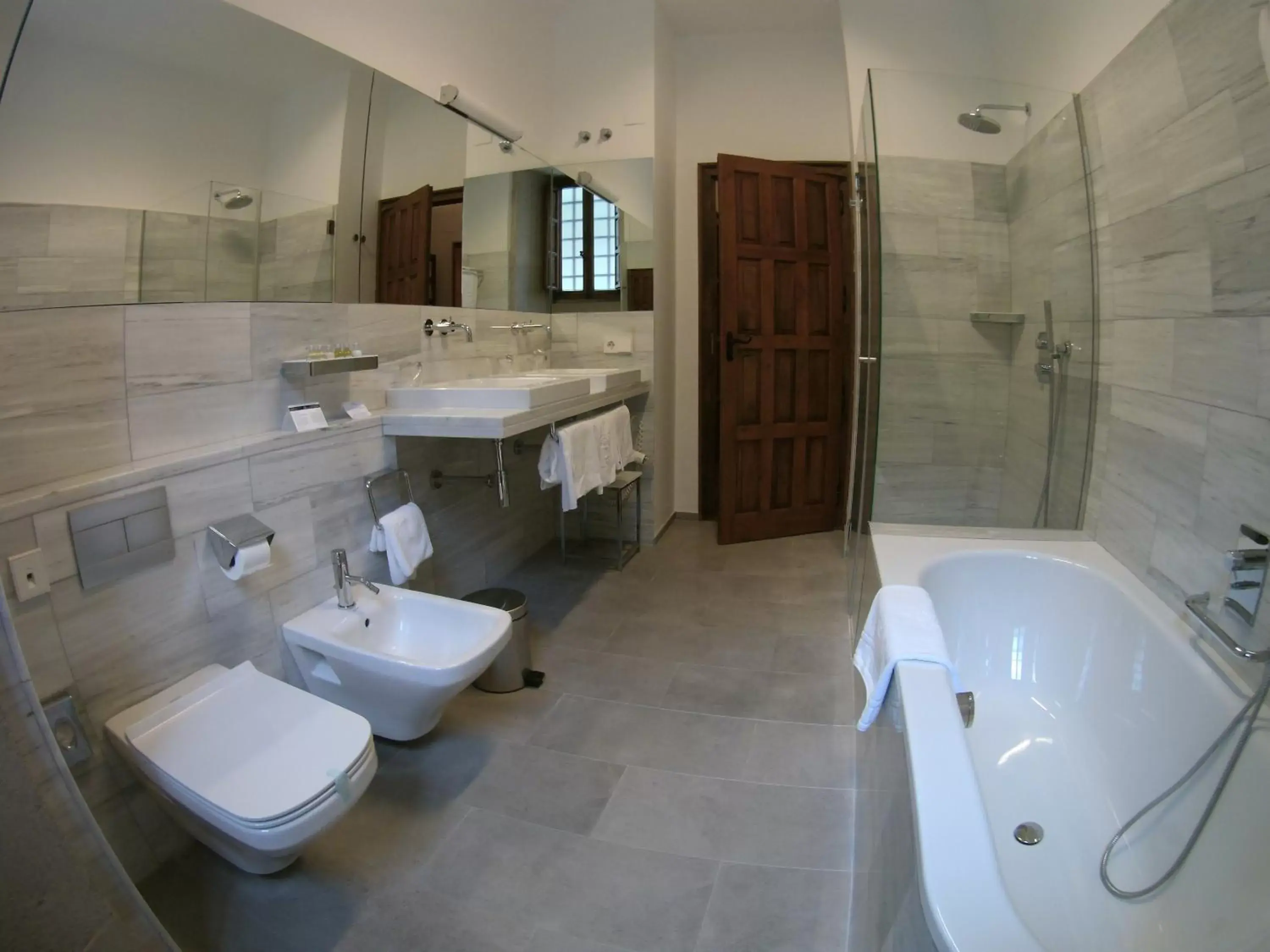 Bathroom in Parador de Santiago - Hostal Reis Catolicos