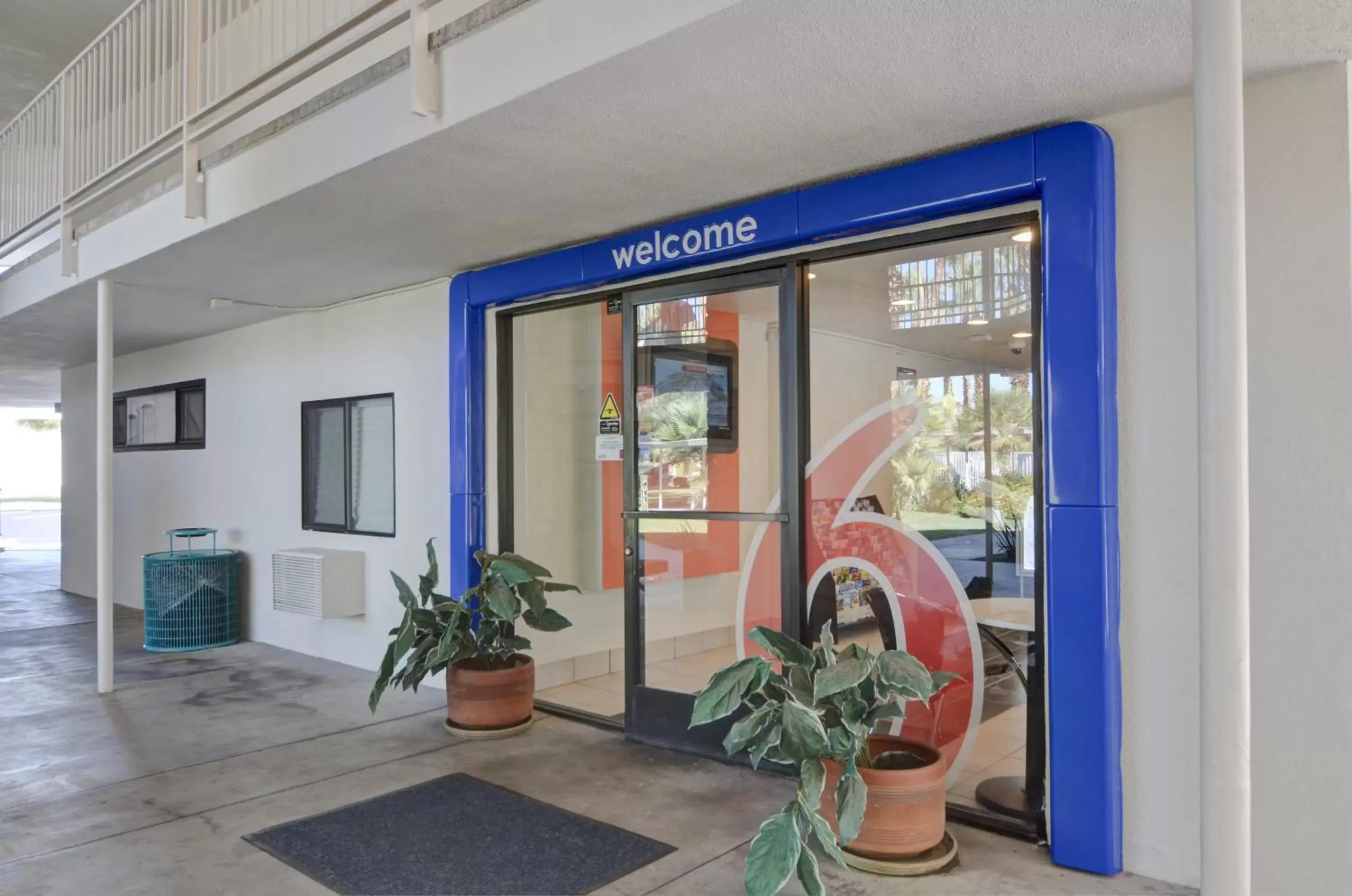 Facade/entrance in Motel 6-Palm Springs, CA - East - Palm Canyon