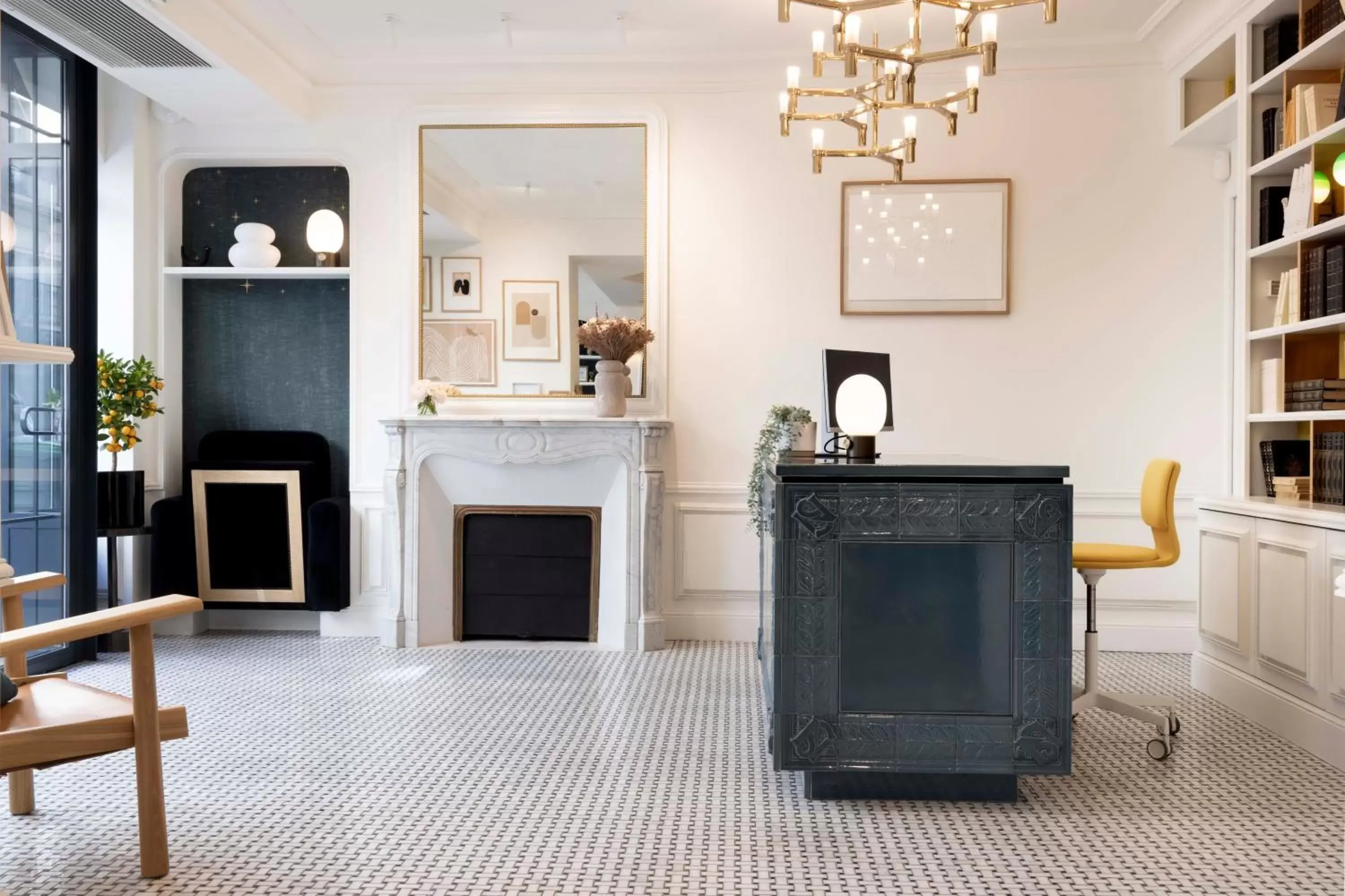 Lobby or reception in Hotel Louvre Montana Lobby or reception in Hotel Louvre Montana